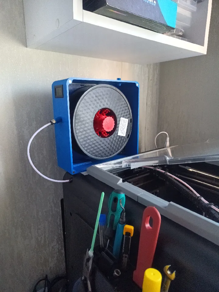 Filament box with dry system for Qidi Q1 Pro by lunar100com