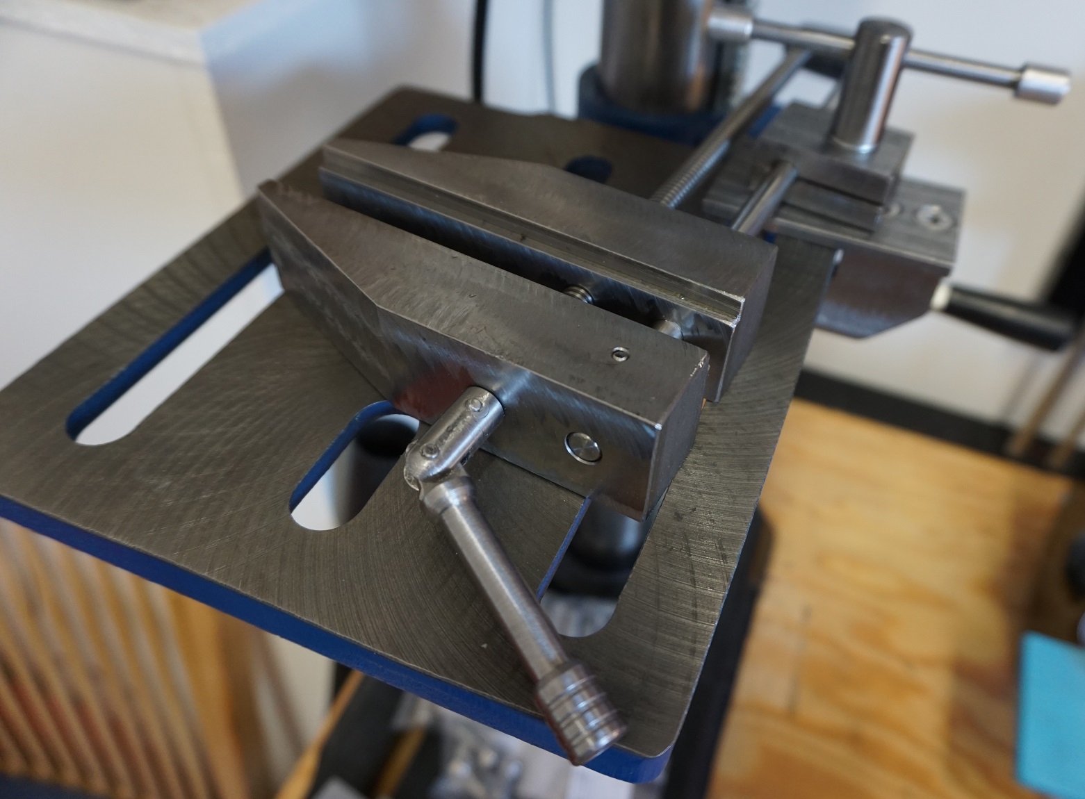 Miniatura 3 do modelo 3D Parametric Float-Lock Vise