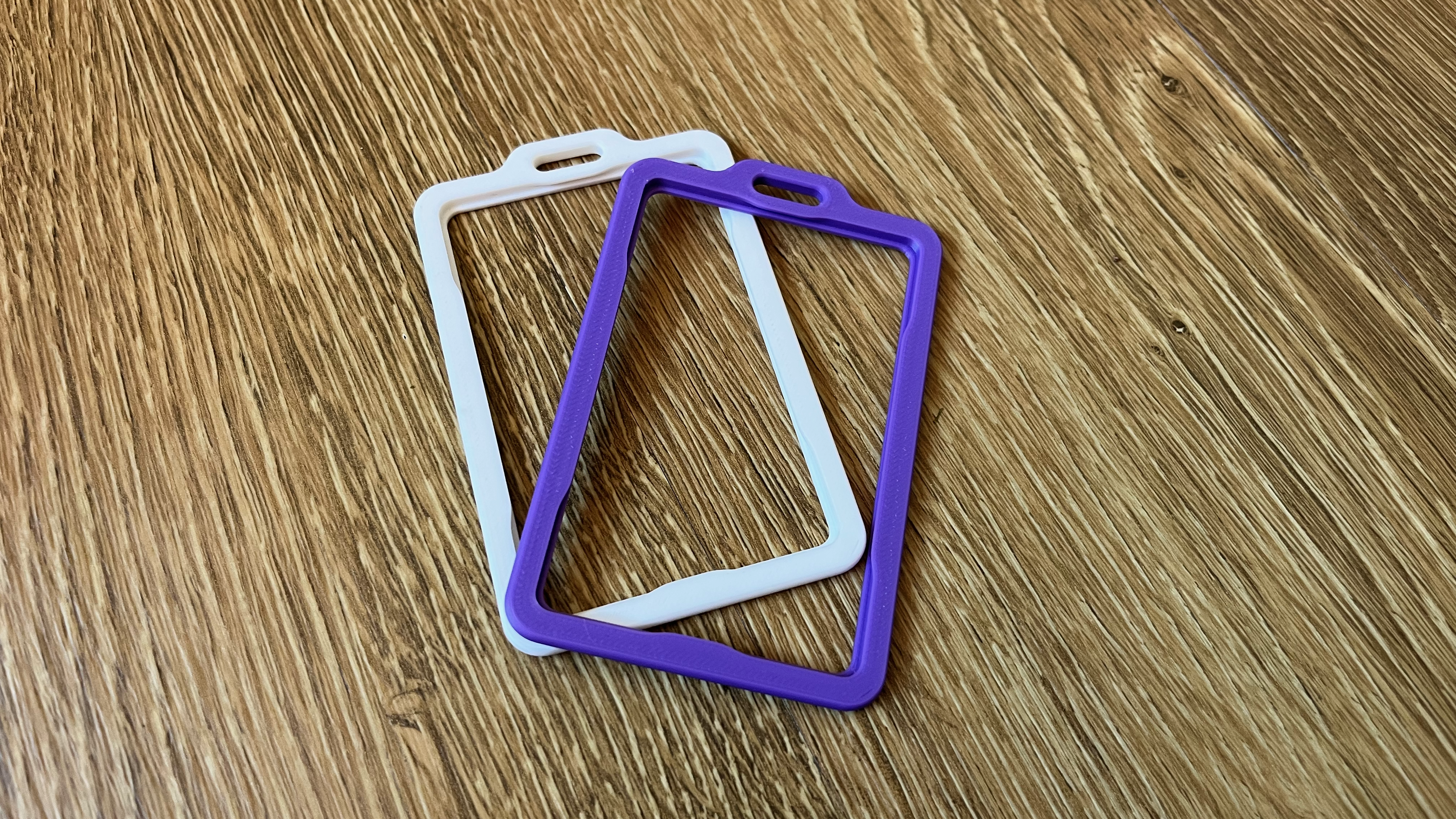 Simple badge holder V2 - Vertical