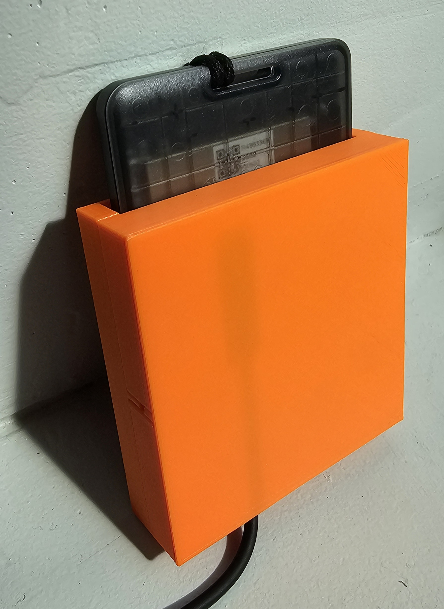 Charging case for SenseCAP Card Tracker T1000-E