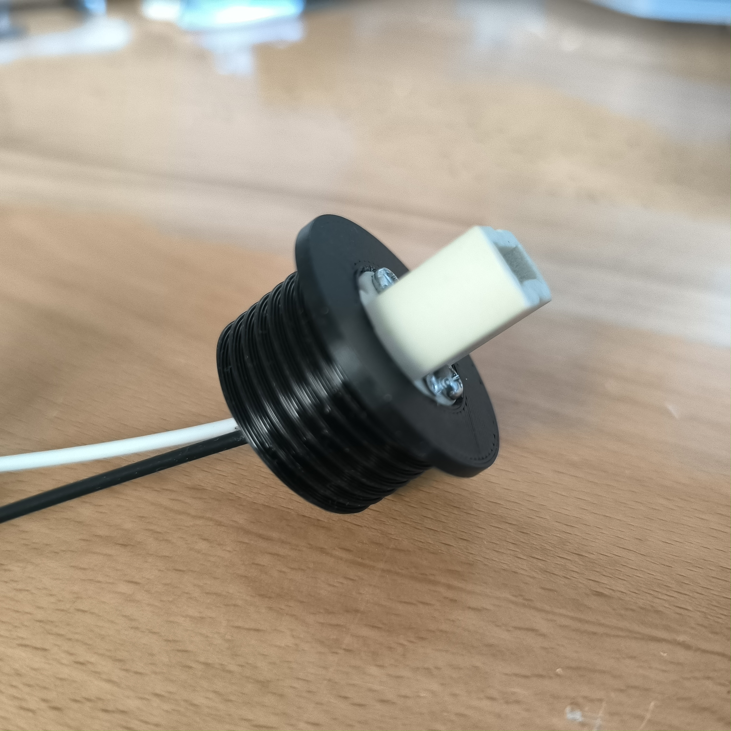 E14 base to G9 ceramic socket adapter