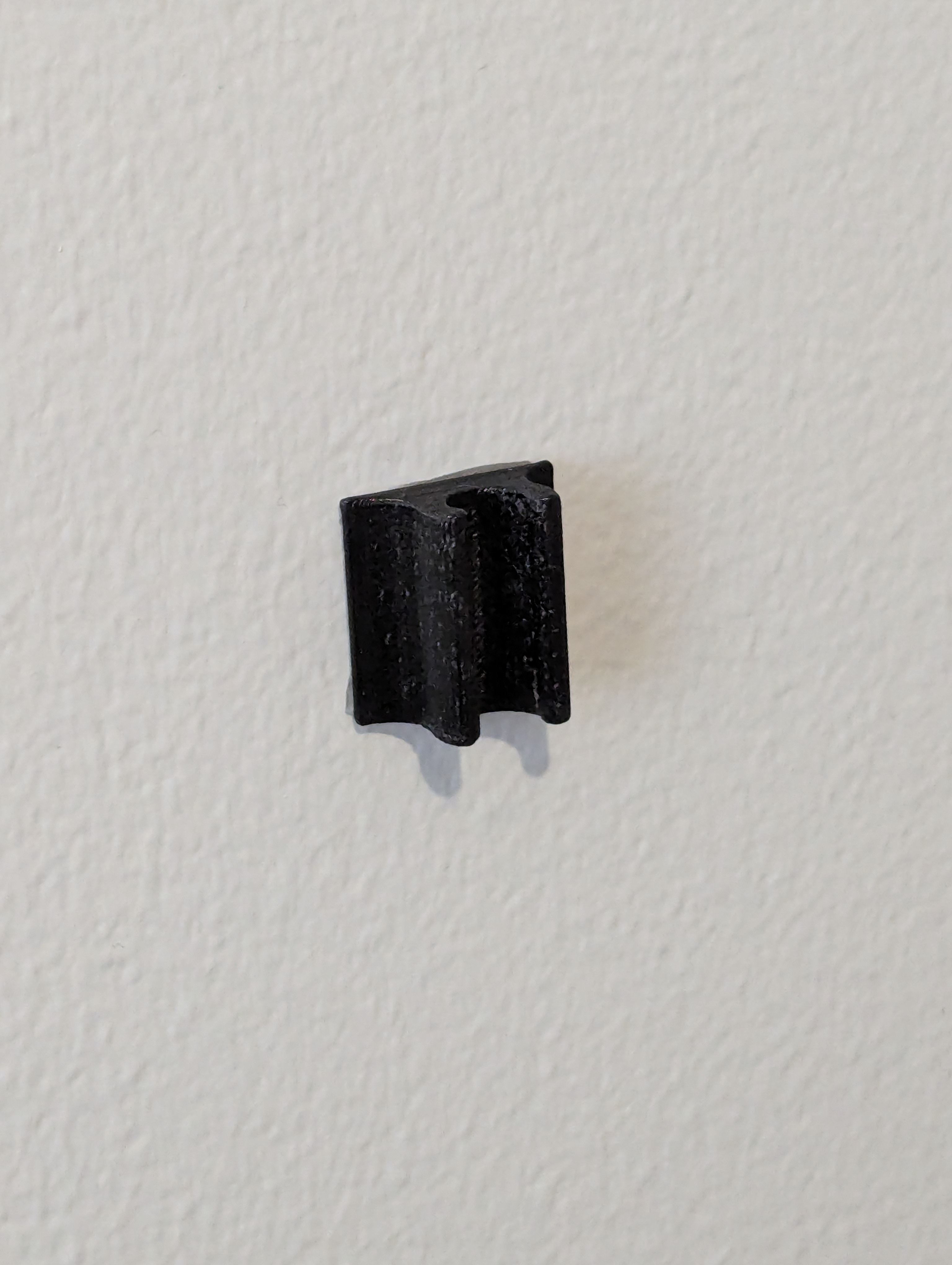 Miniatura 2 do modelo 3D Ethernet cable wall clip