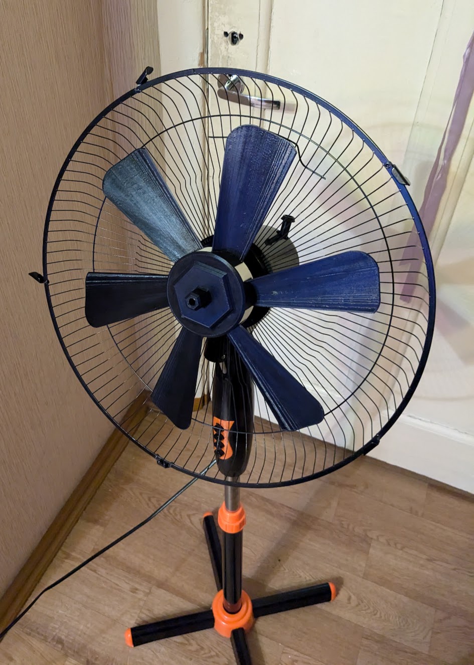 Yet another standing fan blade design