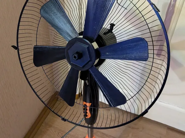 Yet another standing fan blade design