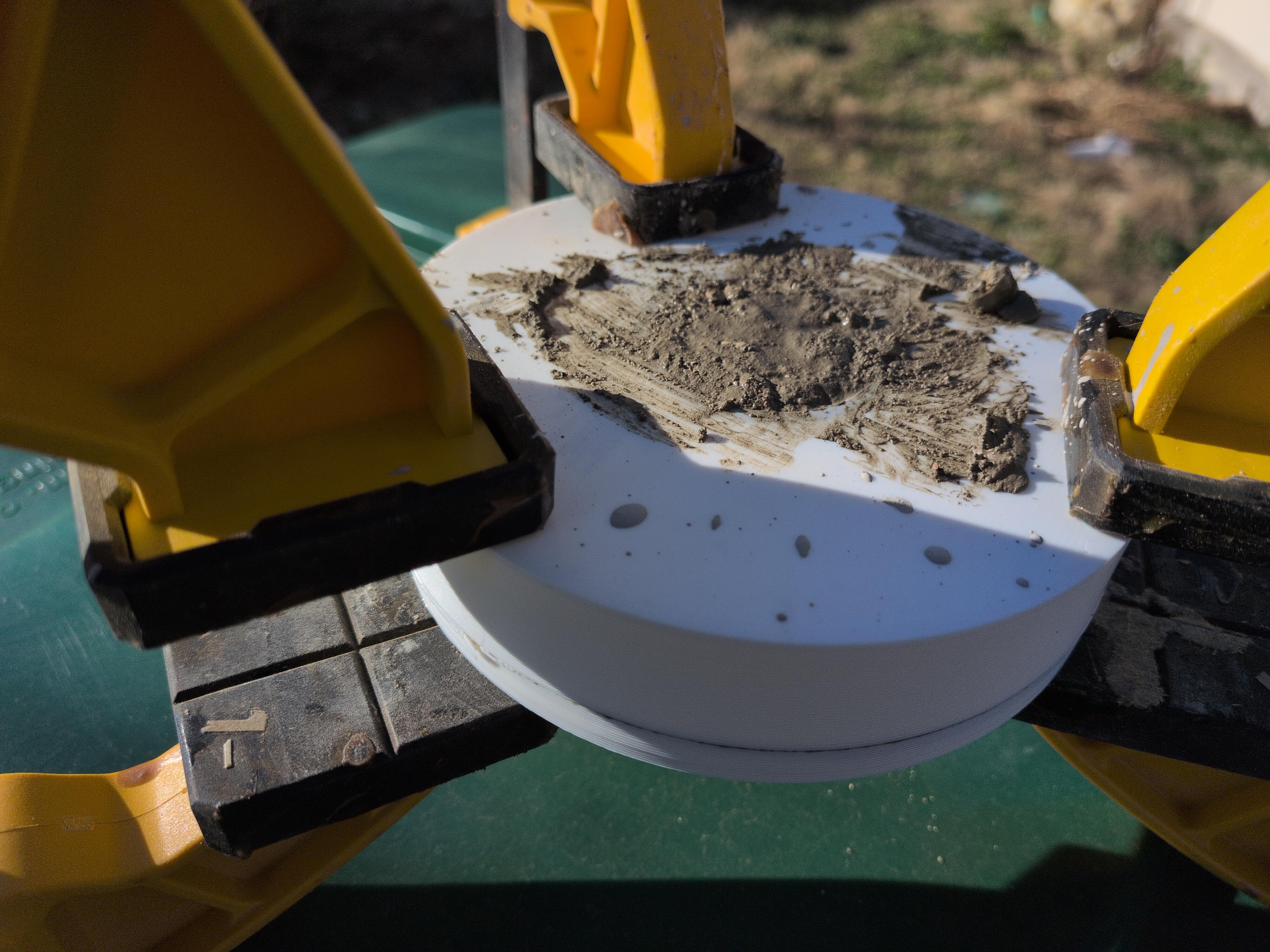 Bee Watering Station Concrete Mold