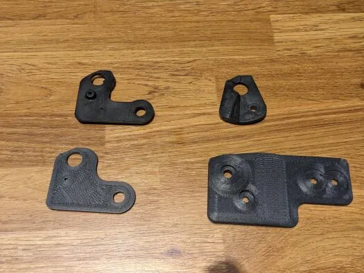 Exchange hinge parts for Electrolux ERE34400X fridge