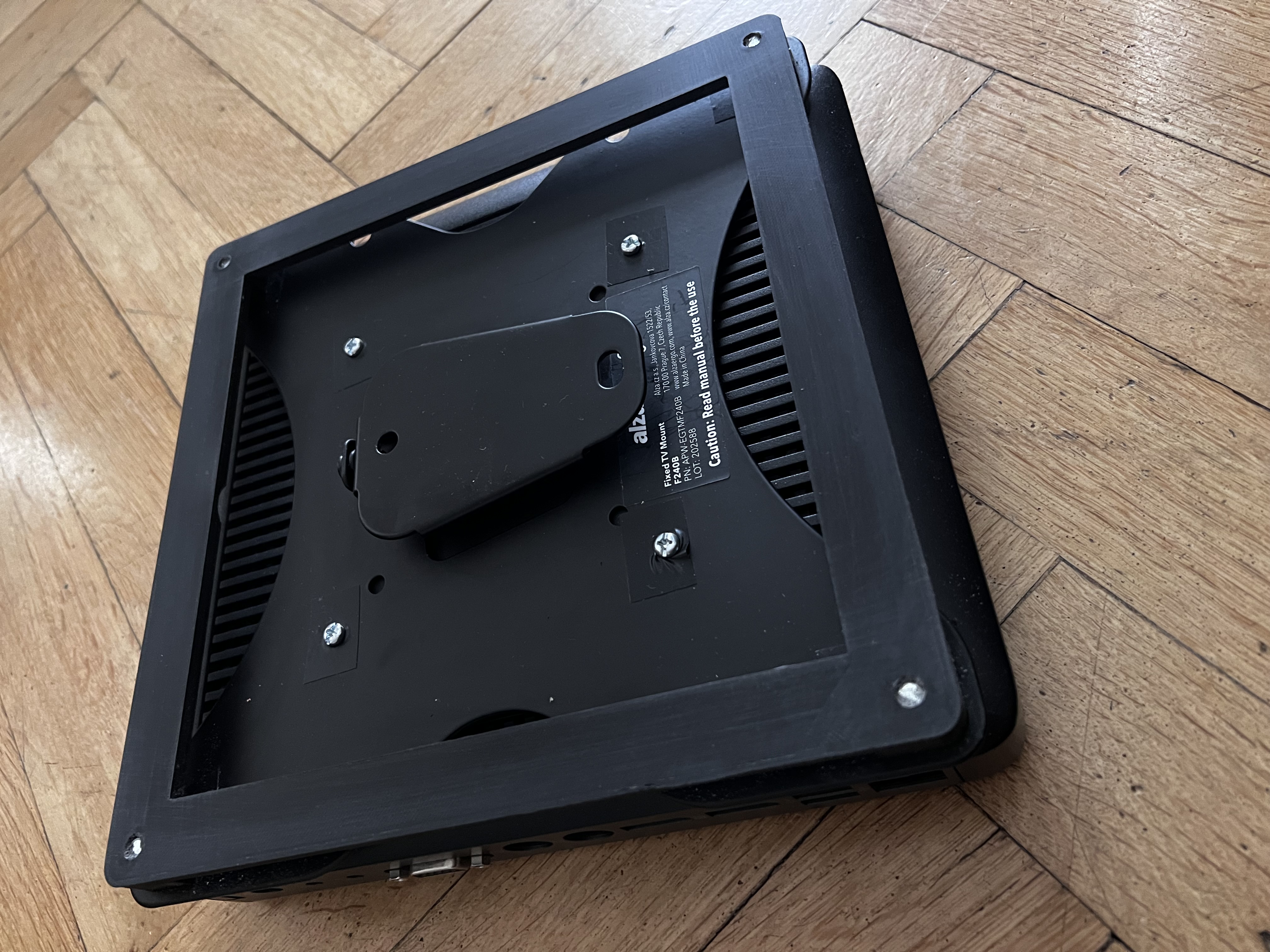 AlzaErgo F240B VESA Mount Enforcer