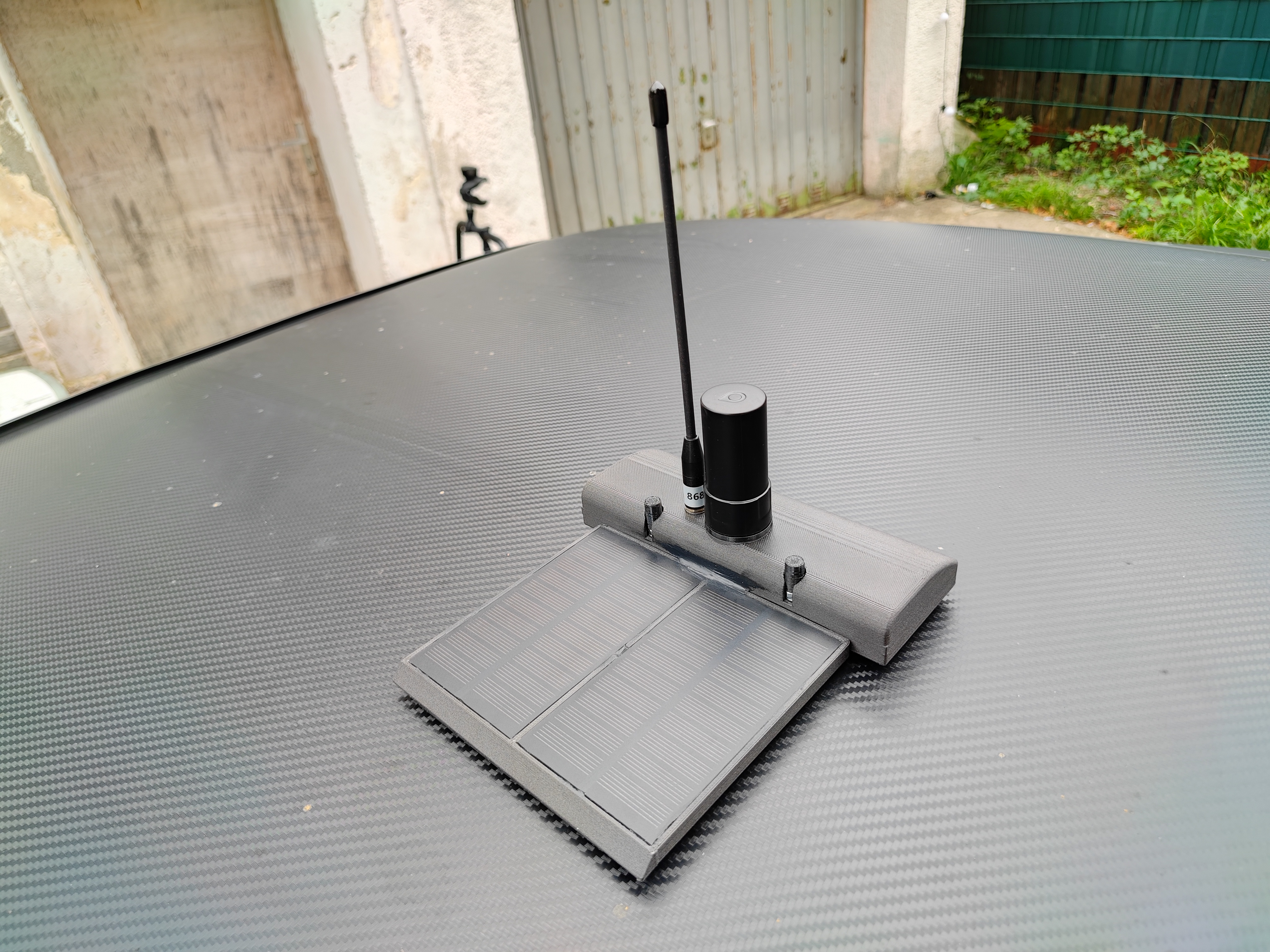 Meshtastic Faketec solar powered  GPS car tracker node