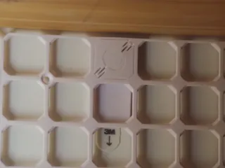 Self-expanding OpenGrid Lite MultiConnect wall mounting snap