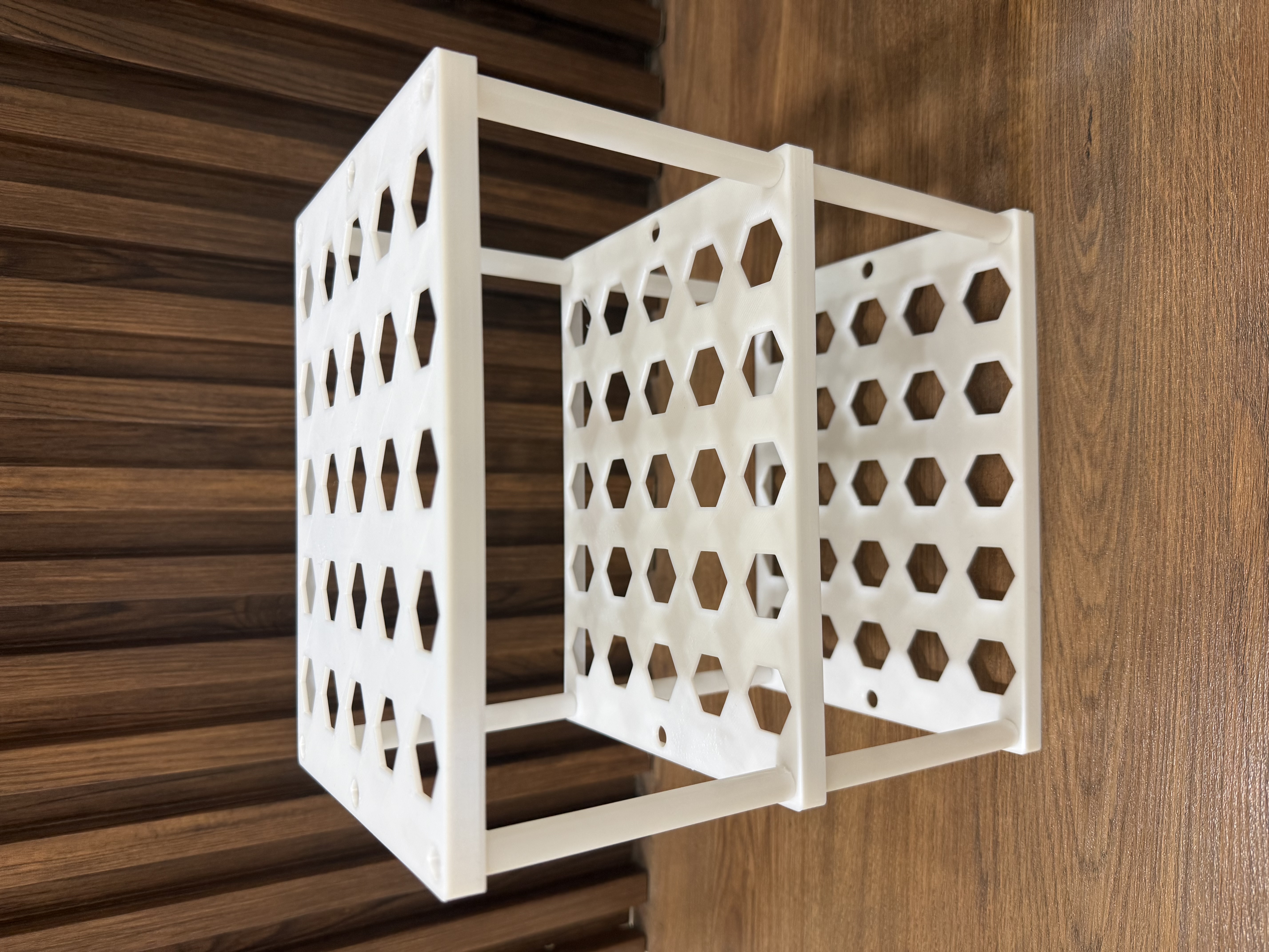 Miniatura 2 do modelo 3D Modular desktop organizing shelf