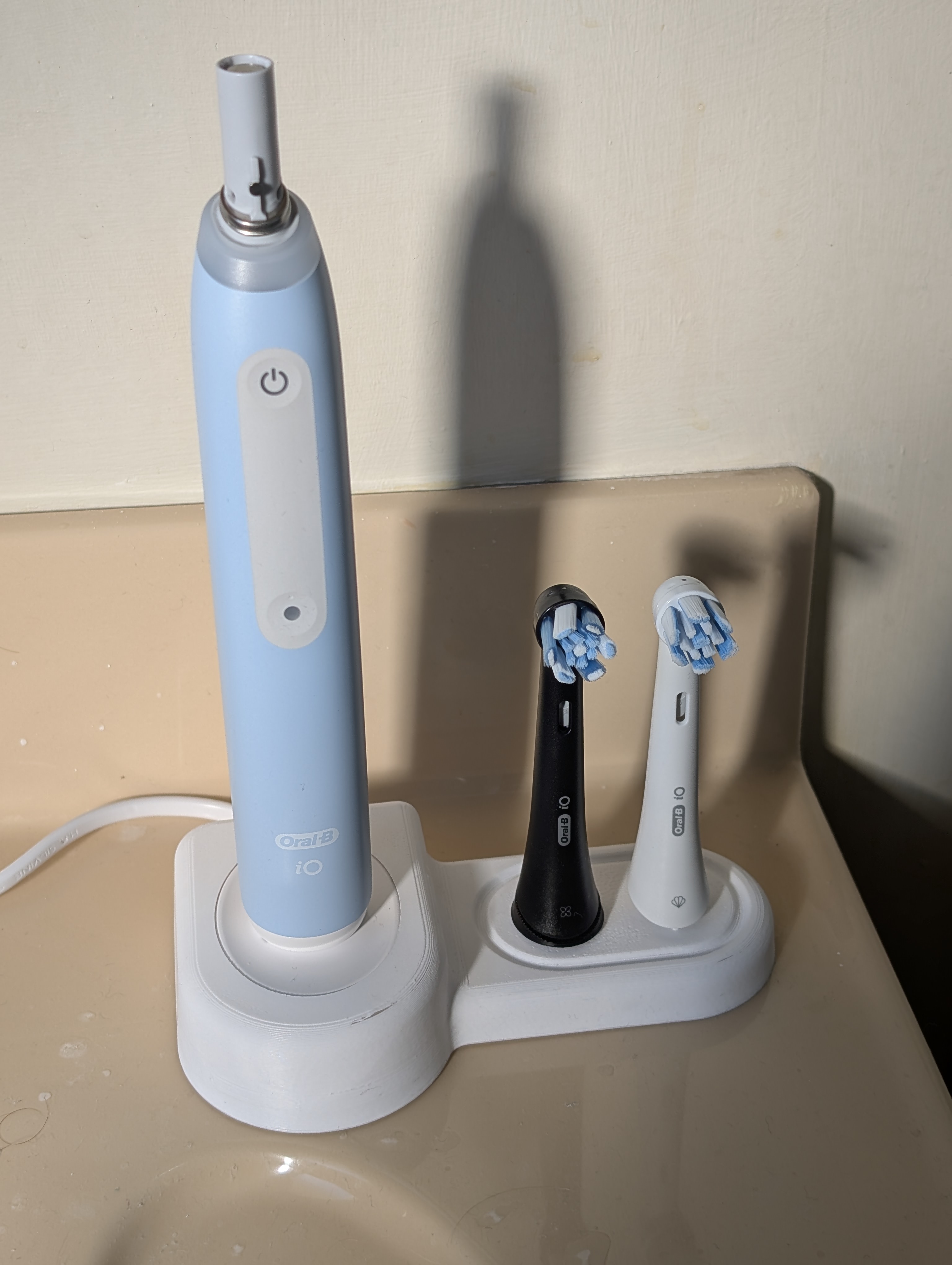 Modified for Oral-B iO Model with option for coloured caps