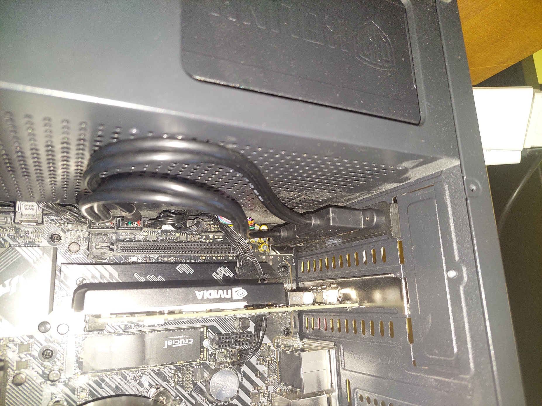 PCIe back plate with USB