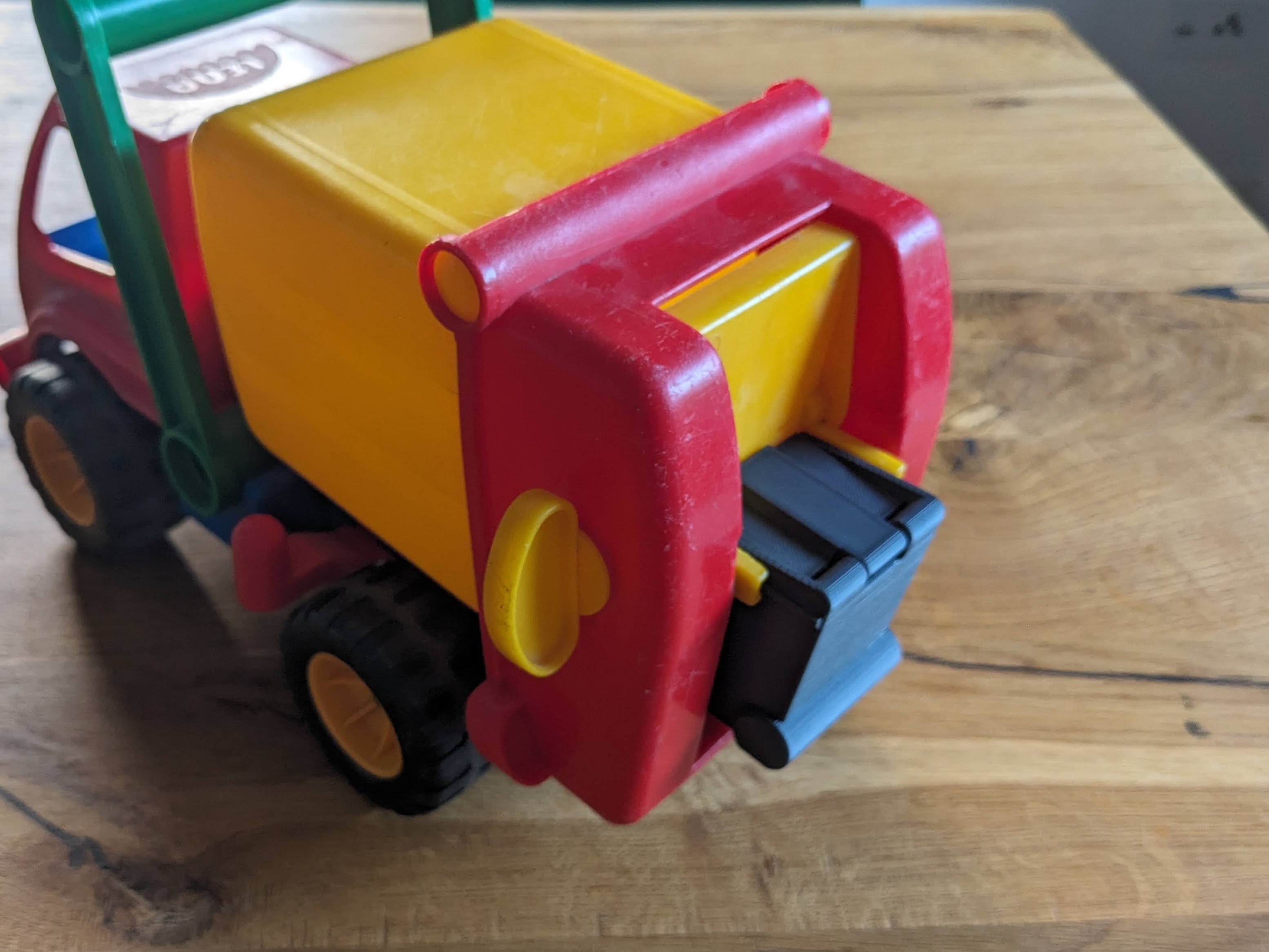 Kids toy trash bin for LENA "Aktive Müllwagen"