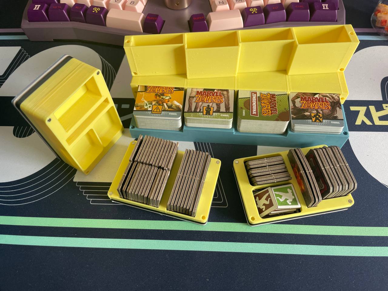 Marvel Zombies token and card box