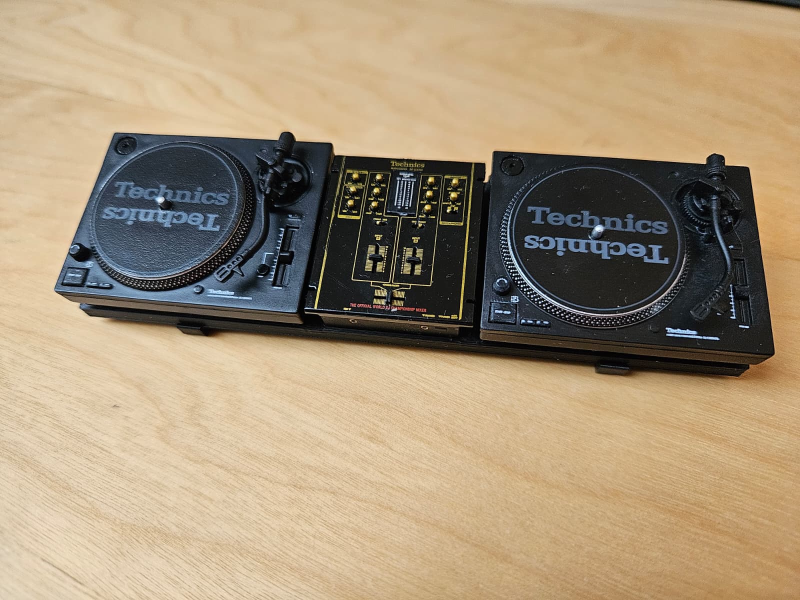 Technics Miniature Collection turntable/cd and mixer dj stand — thumbnail 5