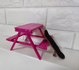 Fingerboard Park - Picnic table - Multipart