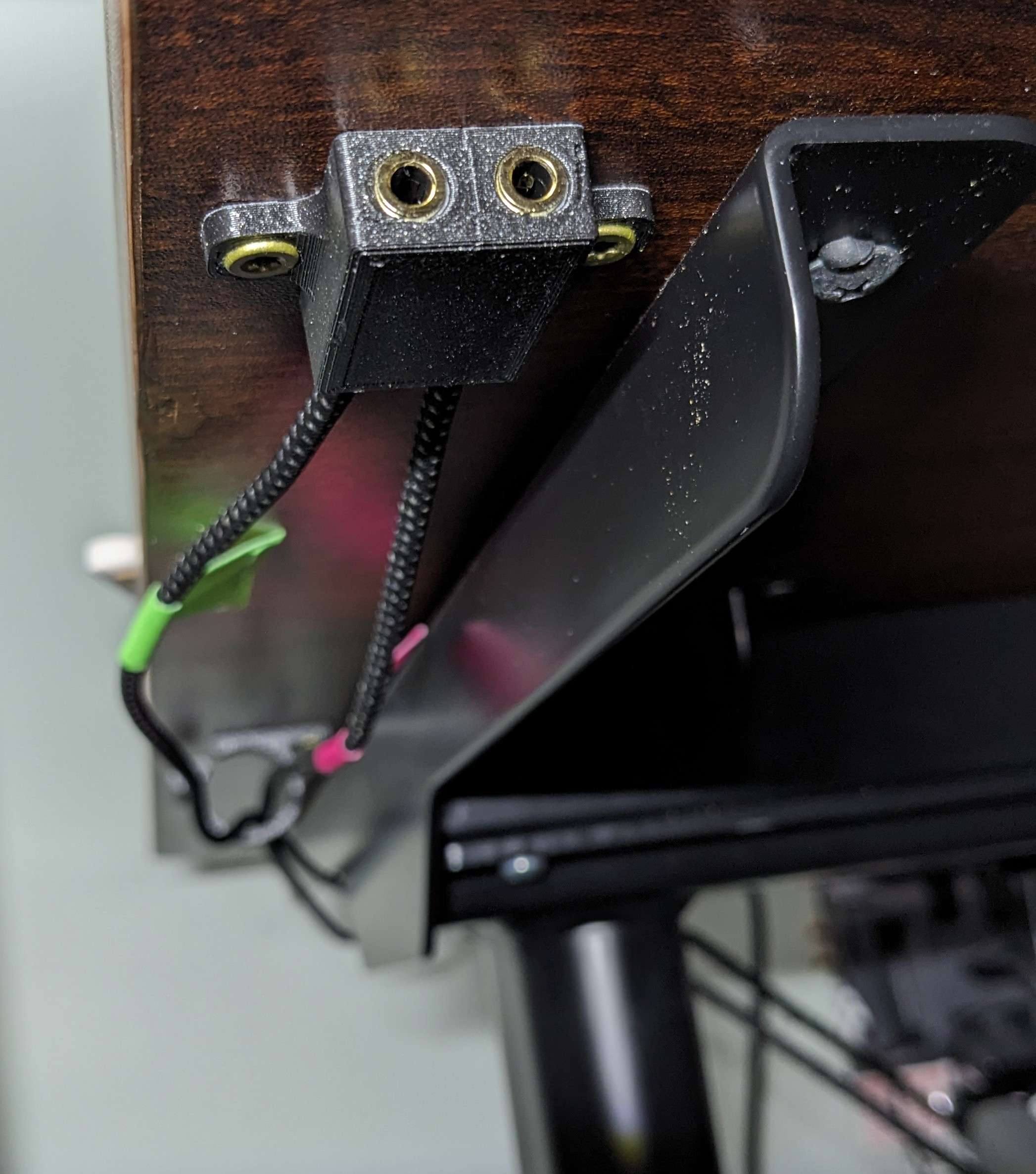 Cable Matters Headphone Extension Bracket