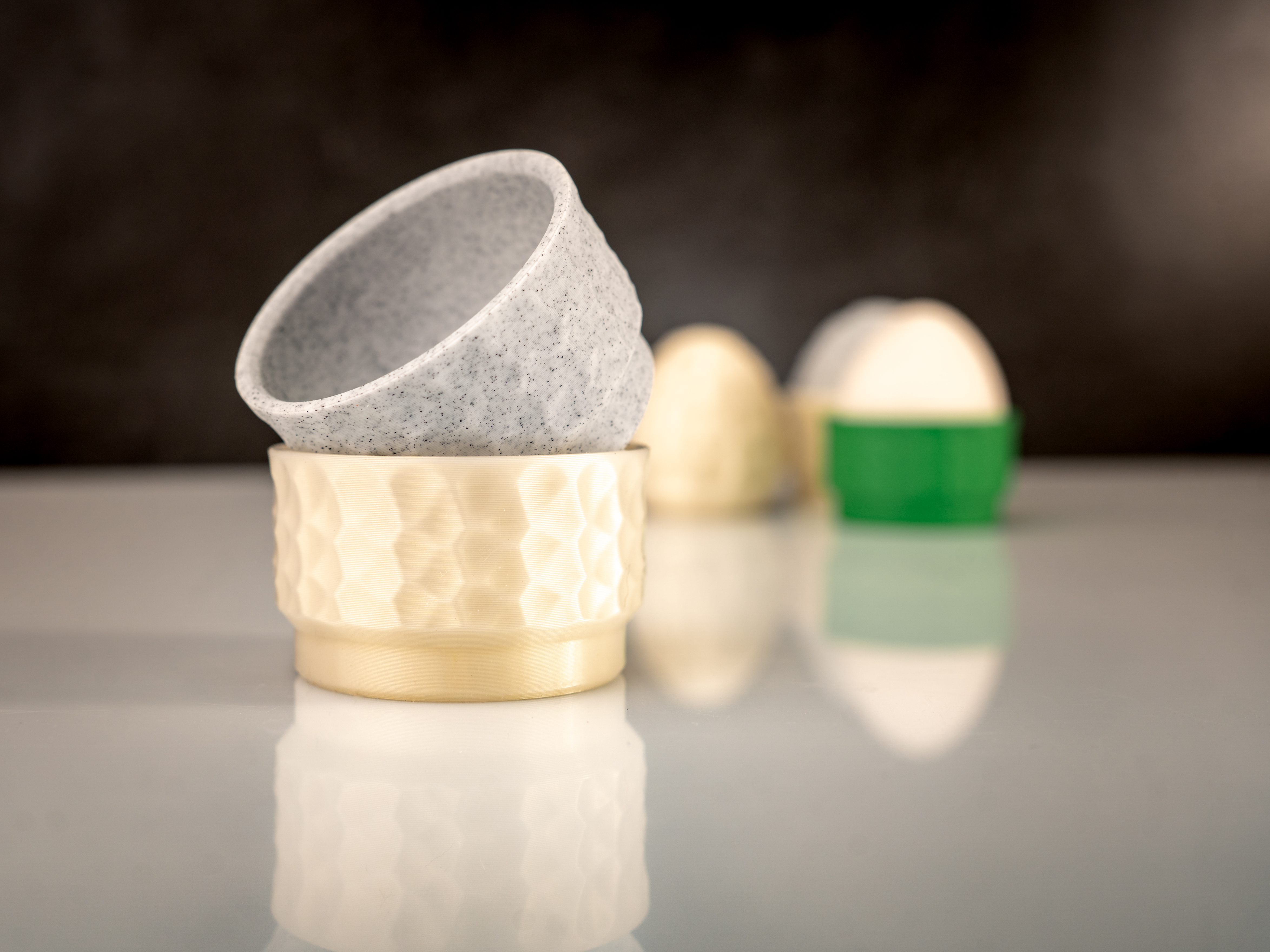 Miniatura 4 do modelo 3D Stackable Egg Cup Dercoration