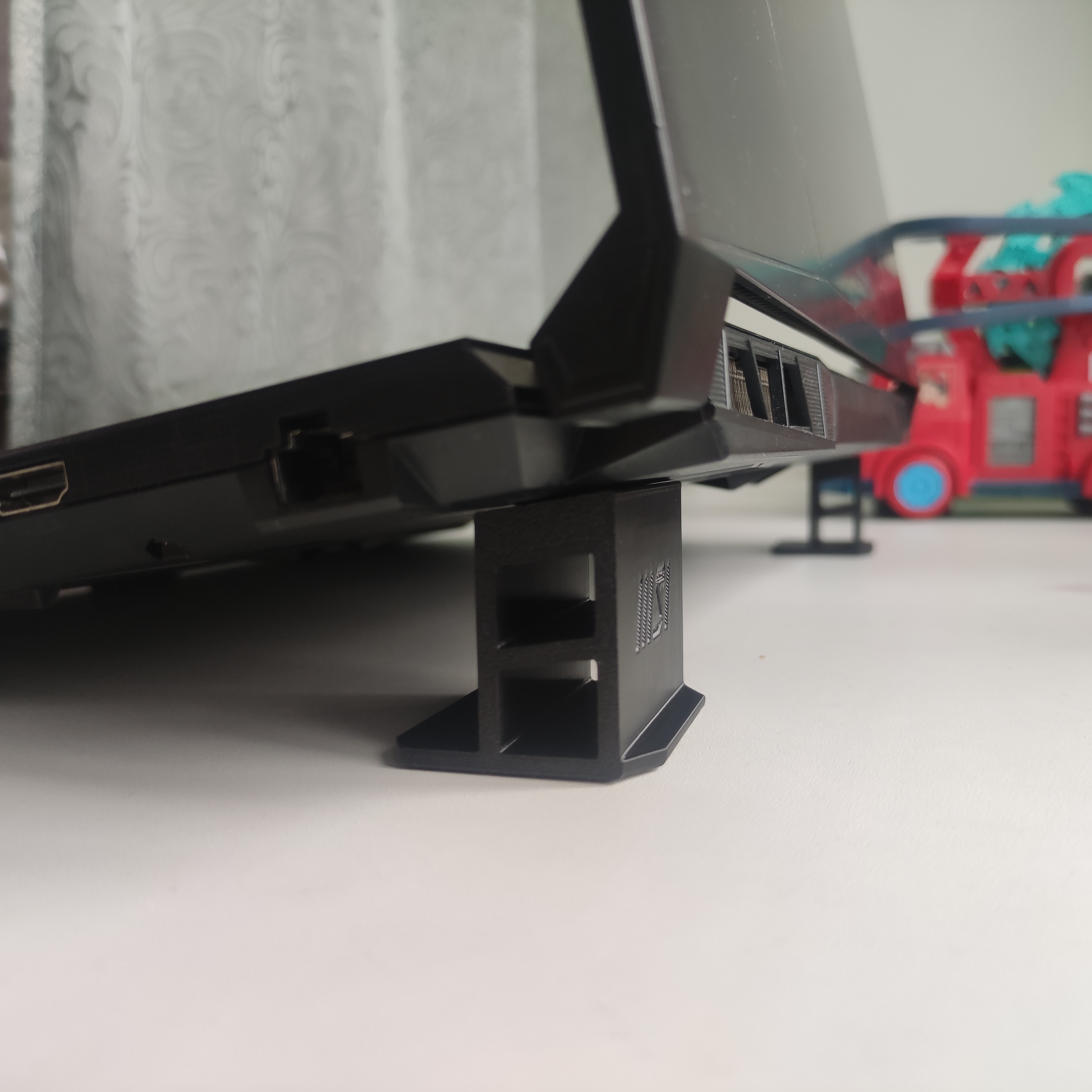 Laptop legs for MSI KATANA 3D model