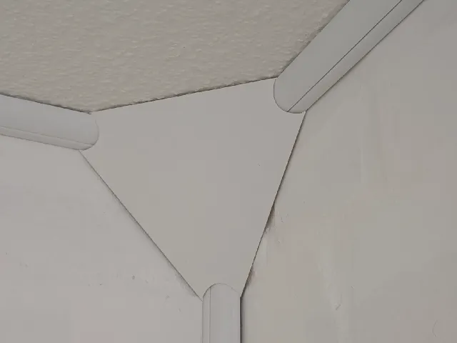 Abdeckungen für D-Line Kabalkanäle / D-Line cable duct covers