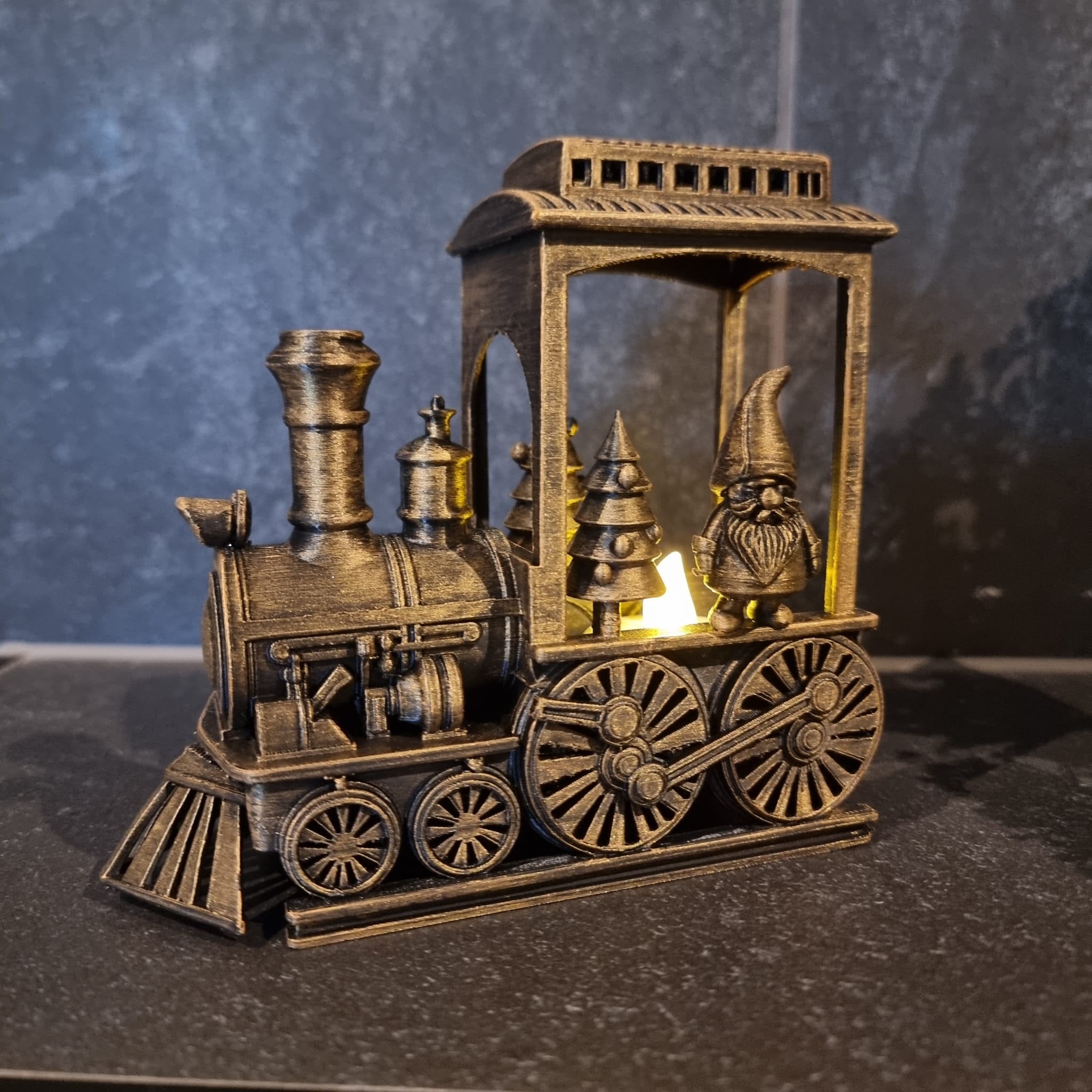 Retro steam locomotive tea led light