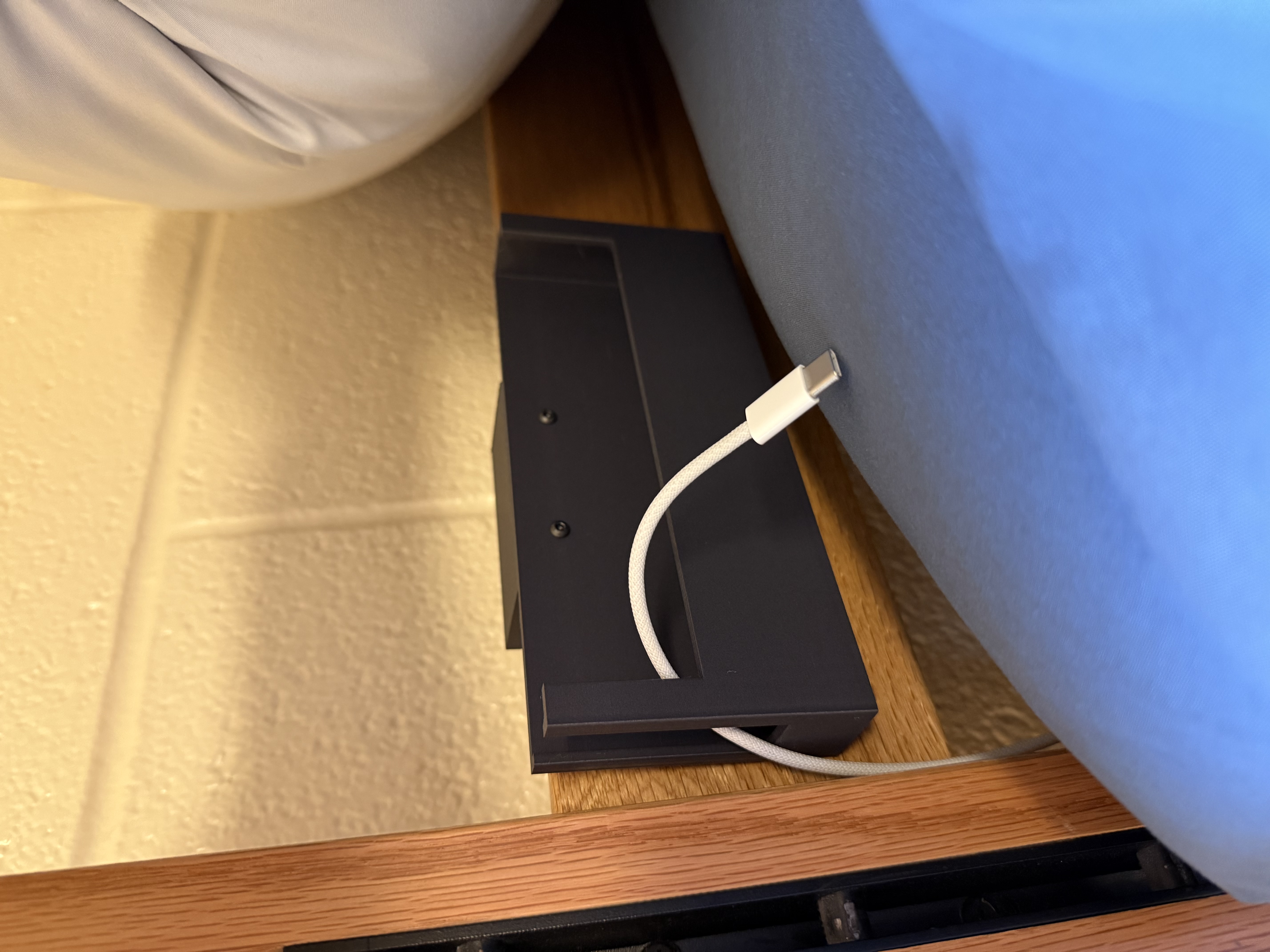Dorm Bed iPhone holder