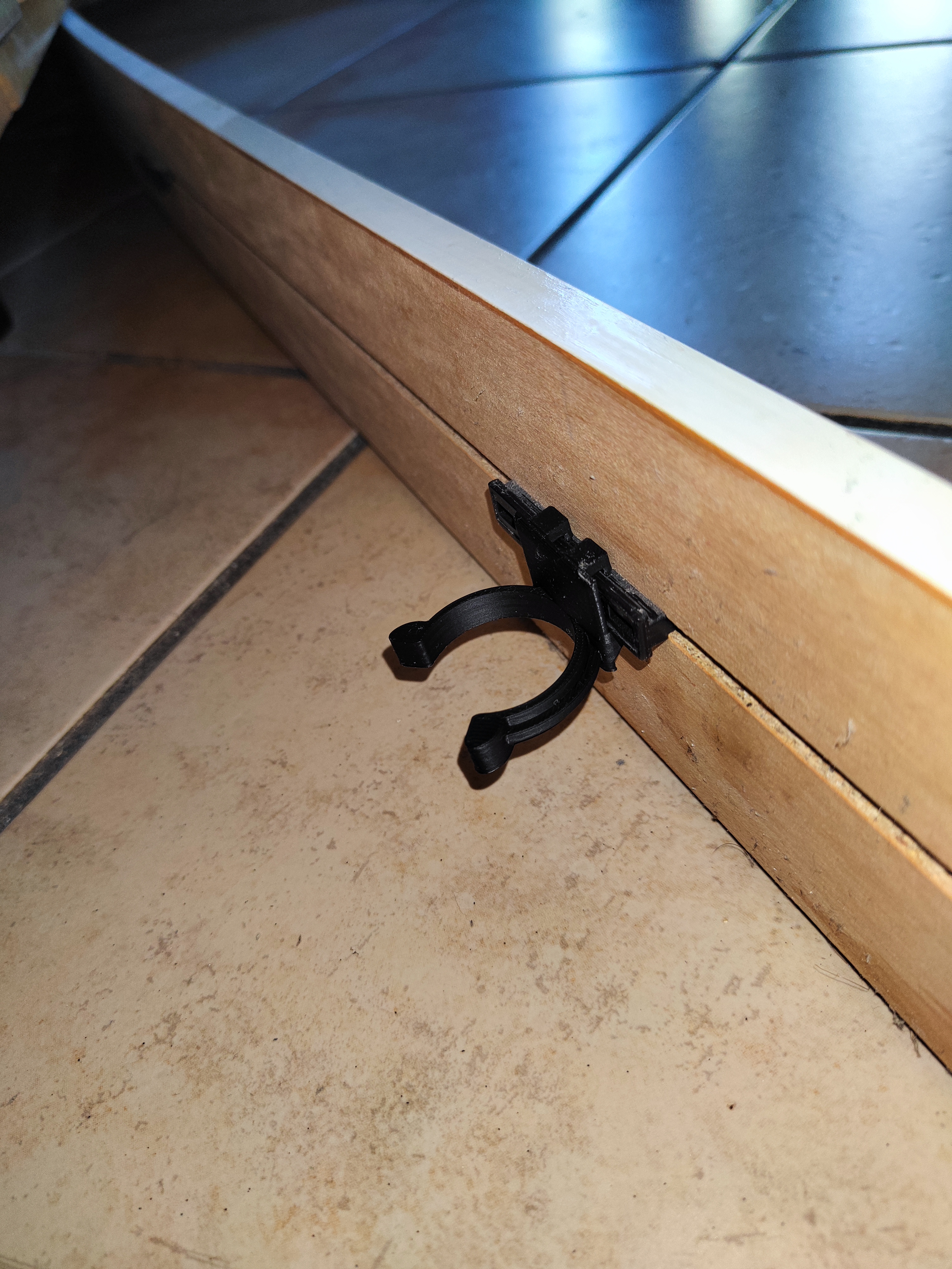 Kitchen plinth clip (29/30 mm foot)