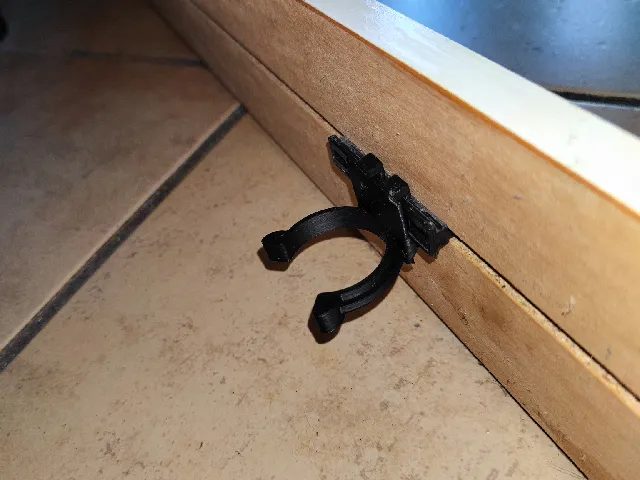 Kitchen plinth clip (29/30 mm foot)