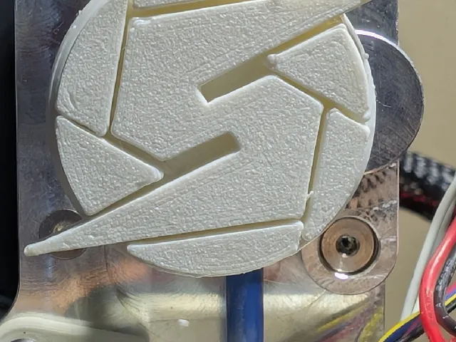 Screw attack extruder knob