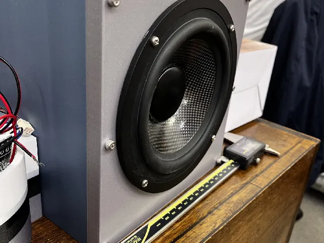 Speaker enclosure AS-640