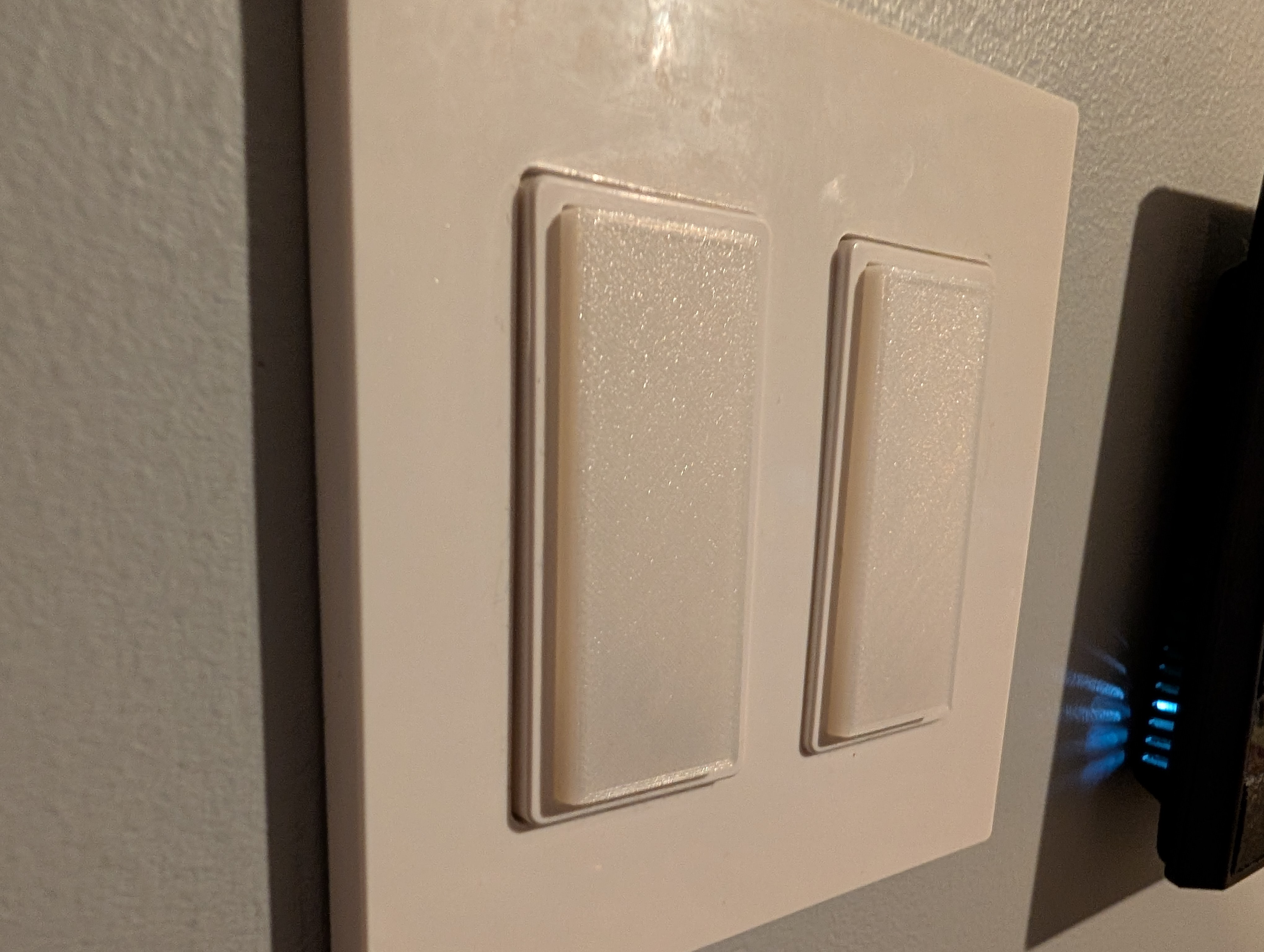 Miniatura 2 do modelo 3D Leviton Decora Light Switch Paddle Replacement