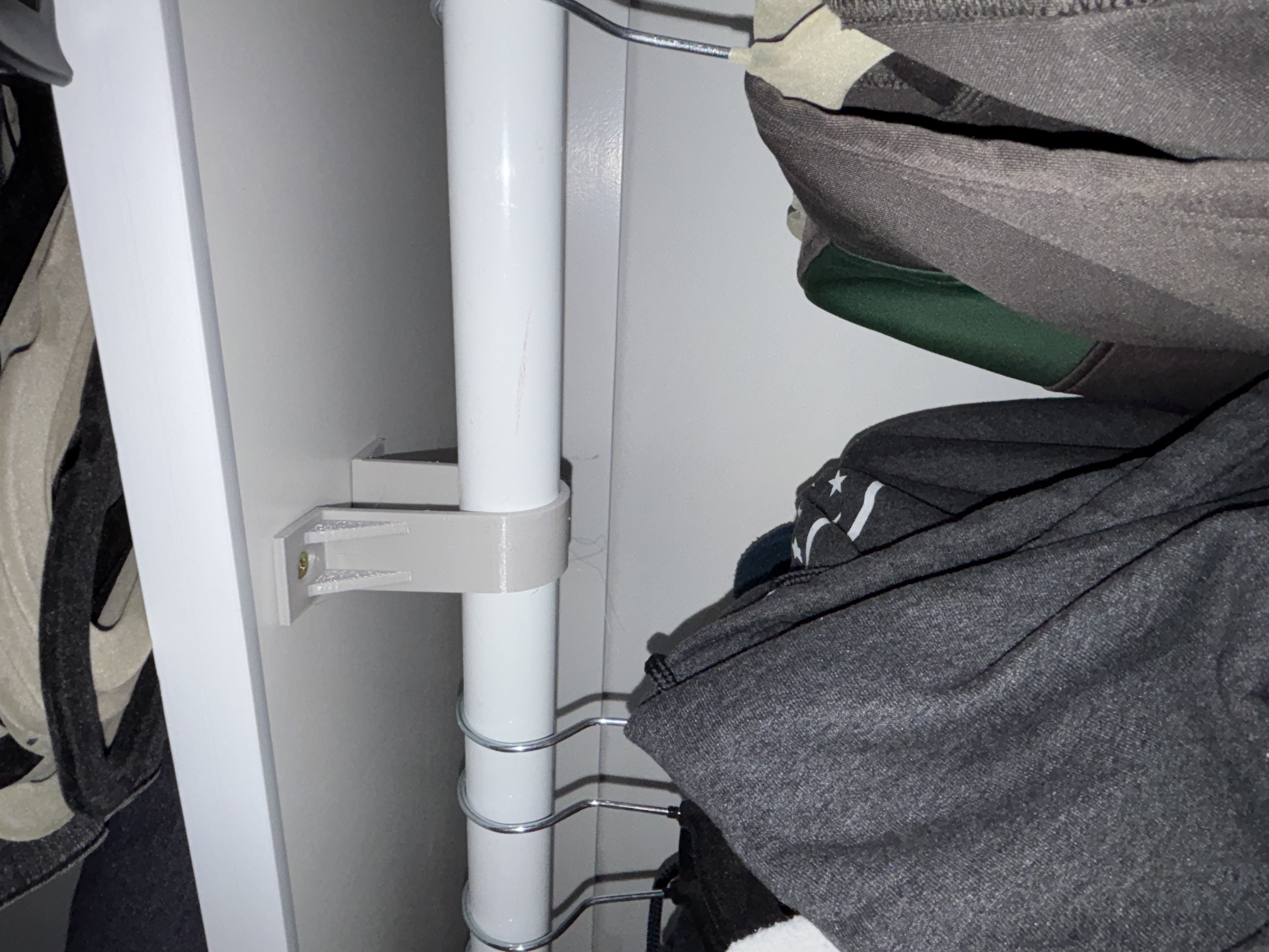 Closet Rod Support Bracket