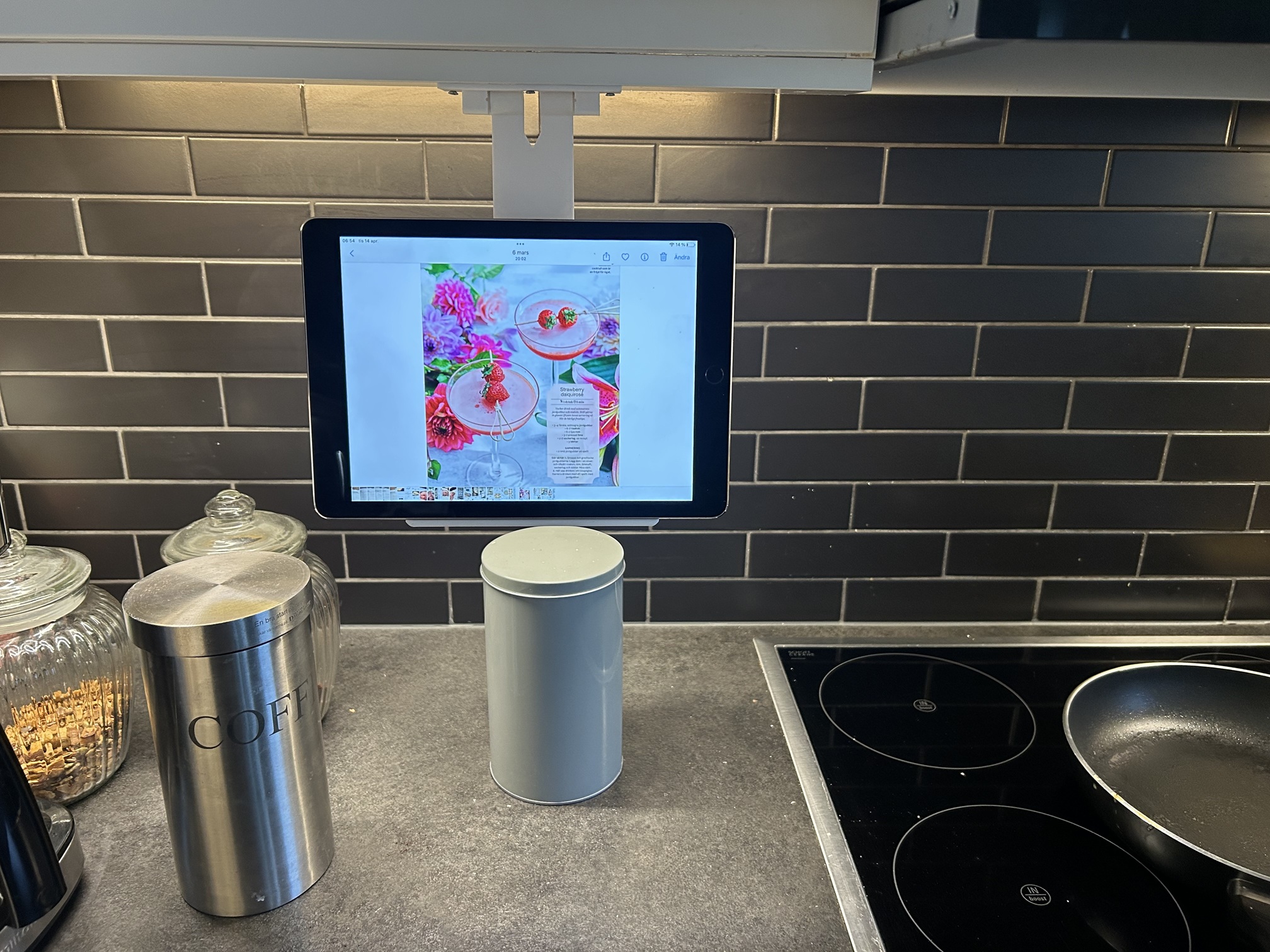 iPad Hanger ( foldable) 3D model