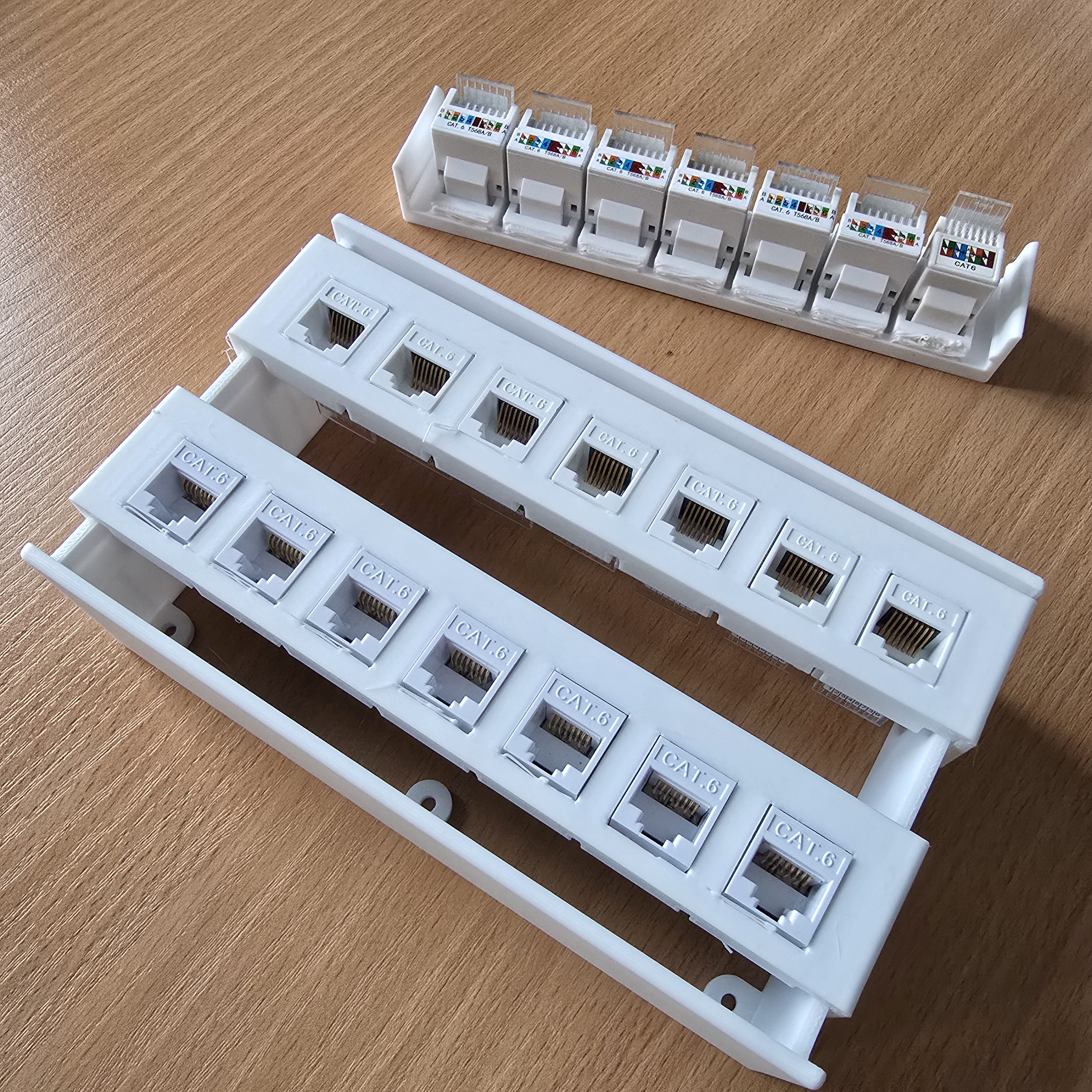 Keystones box for wall mount