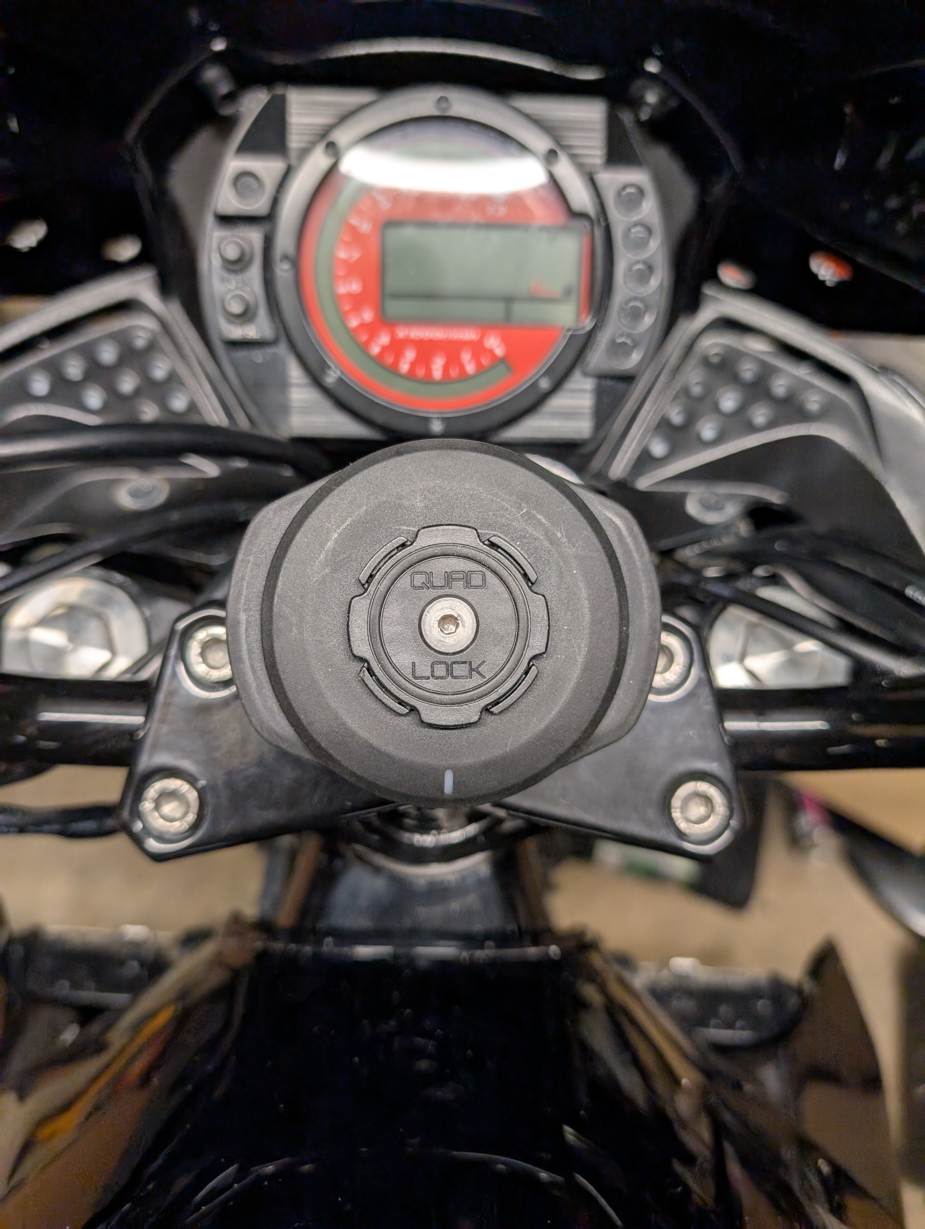 Handlebar Phone Mount Bracket (2004–2006 Kawasaki Z750, Quad Lock Compatible)