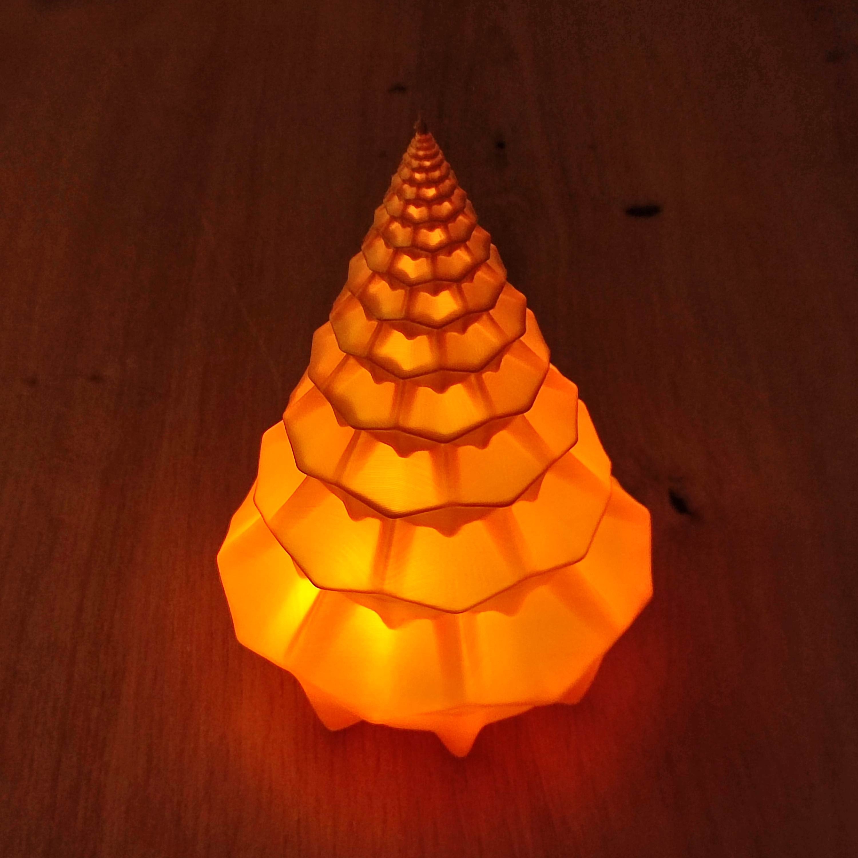 Christmas Tree 4 – Vase Mode