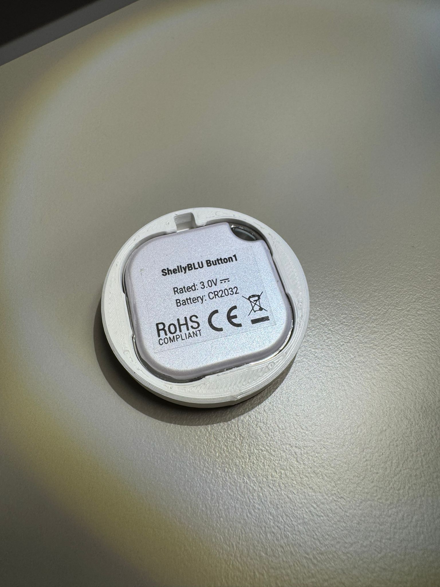 Miniatura 3 do modelo 3D Tiny Cute Robot Vacuum Button/Remote
