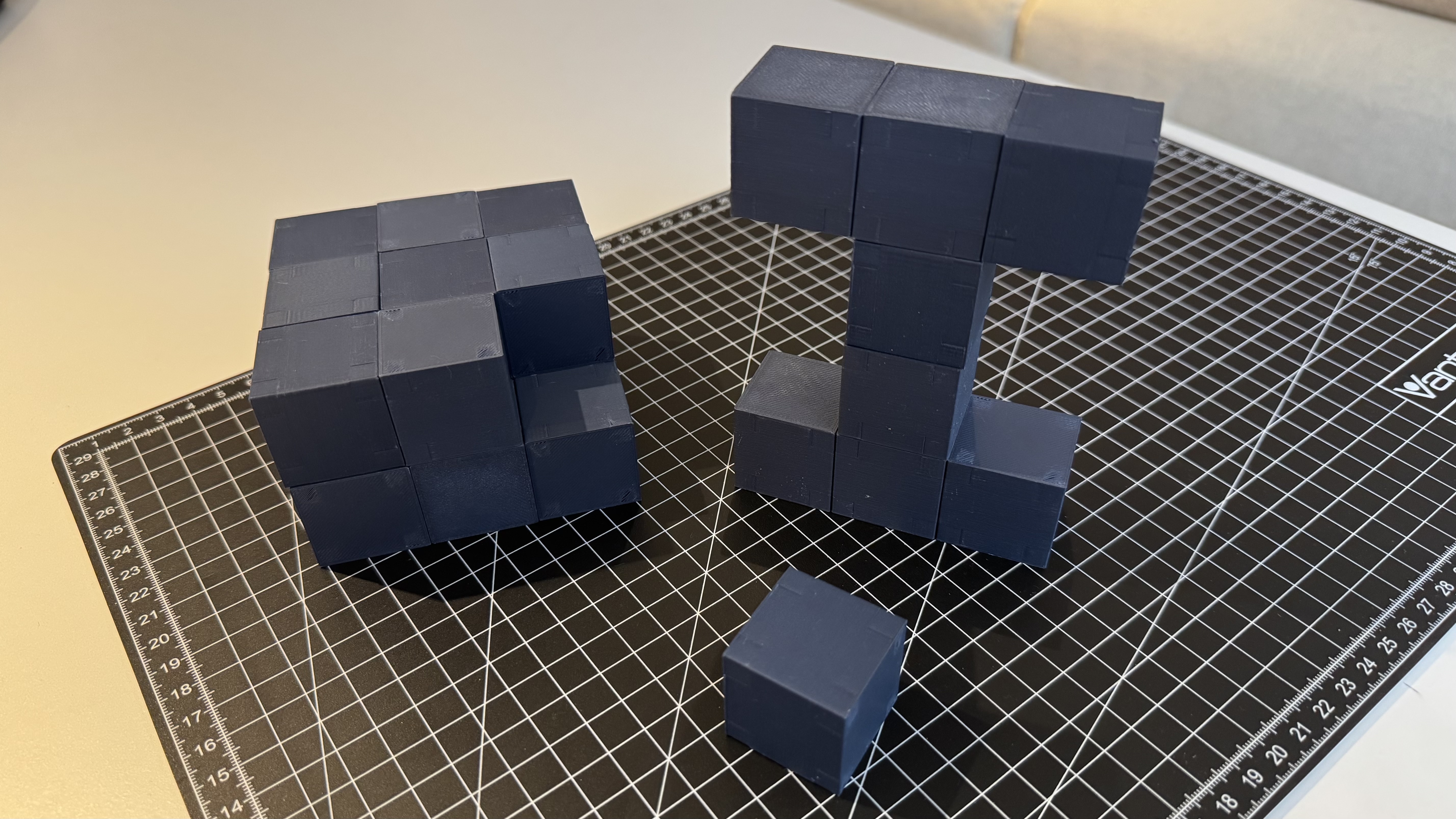 Stapelbare Würfel mit Magneten 3D model