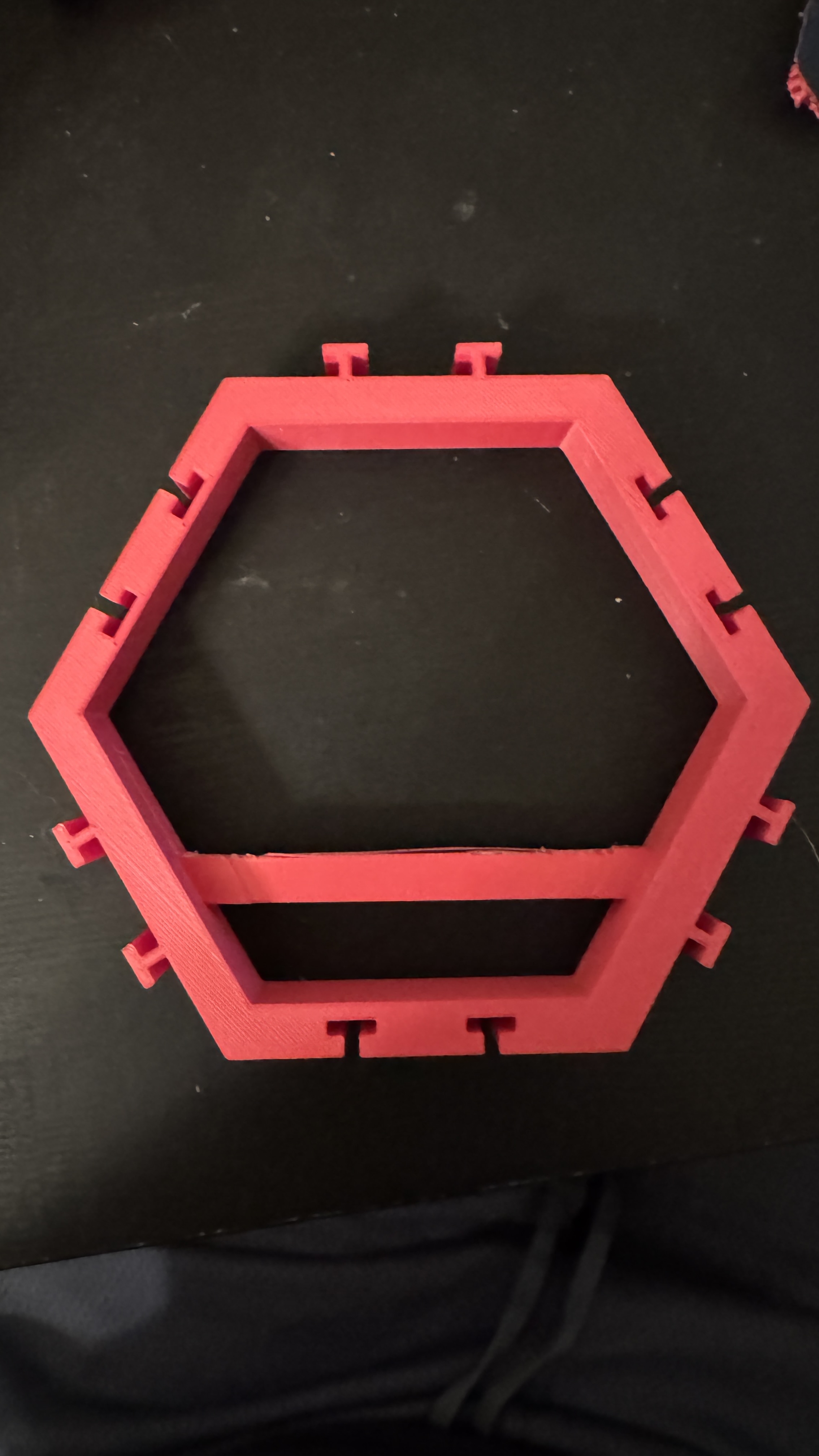 Hexagon Top Loader interlocking system