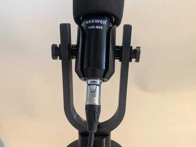 Neewer NW-800 Condenser Microphone Holder