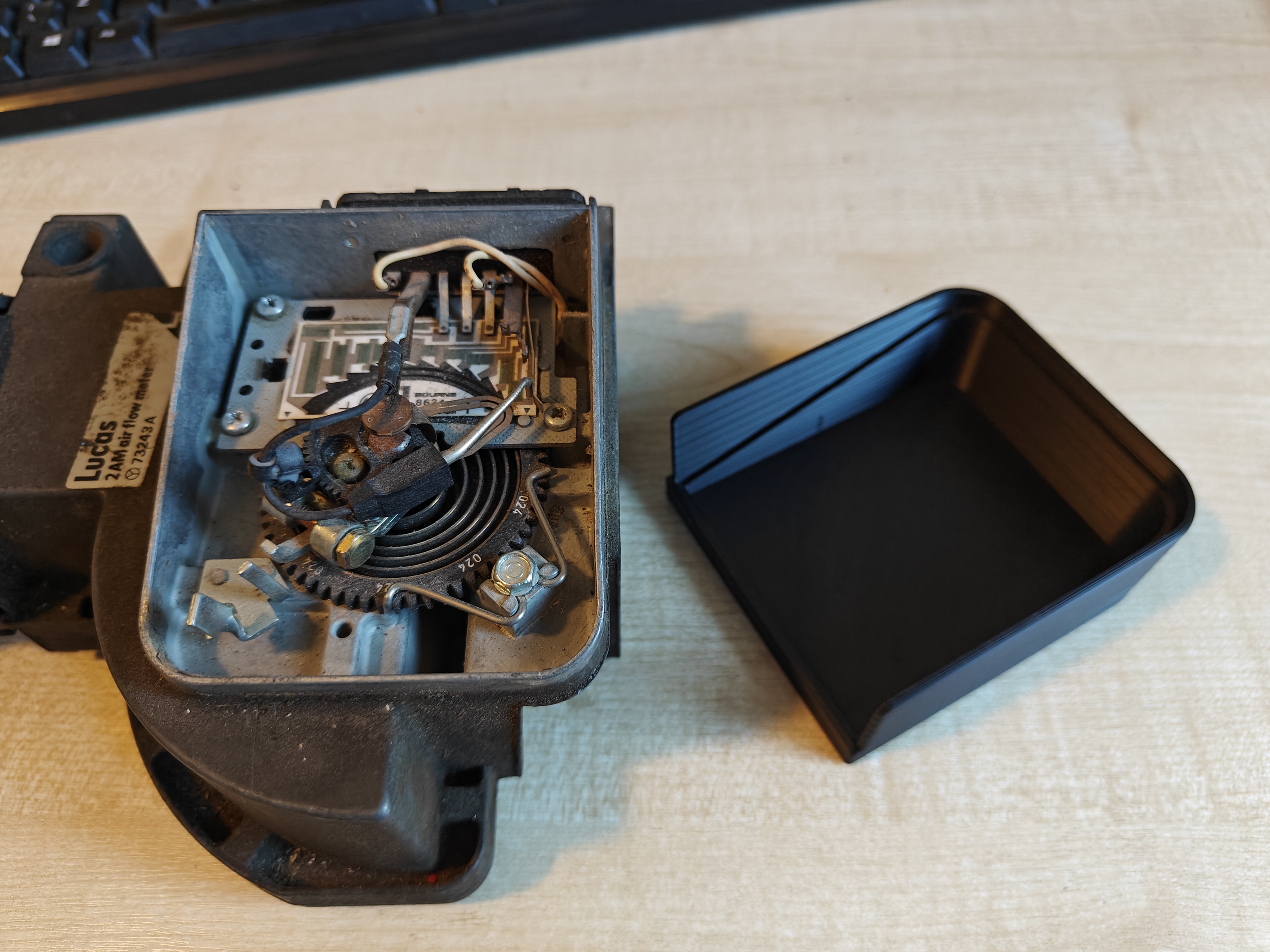 Lucas 2AM range rover air flow meter cover
