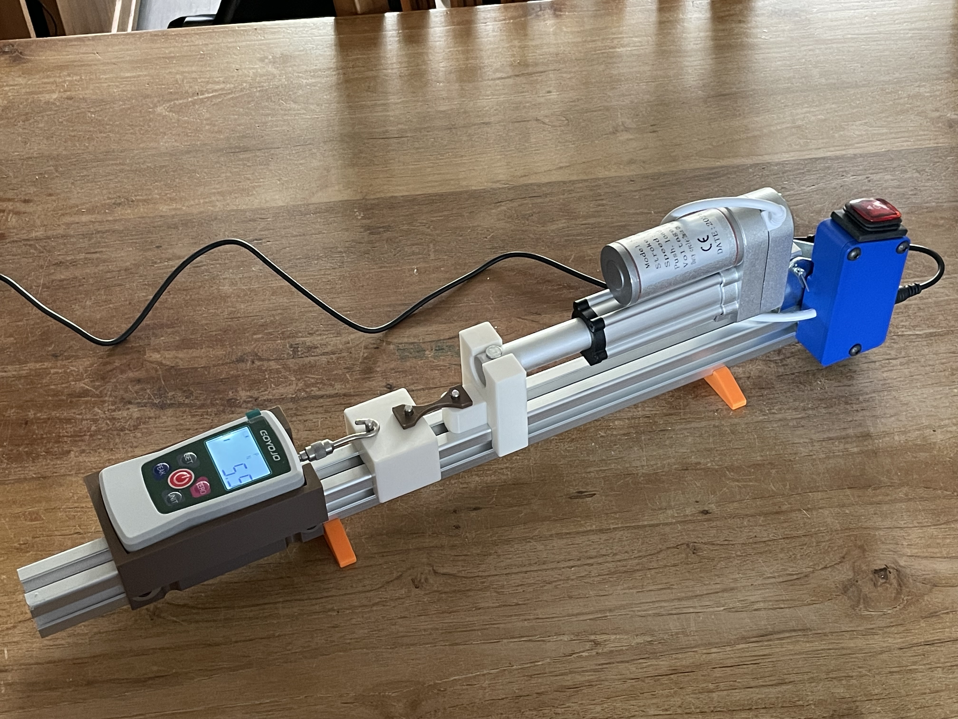 Scale bracket for Simple tensile strength tester (remix of)