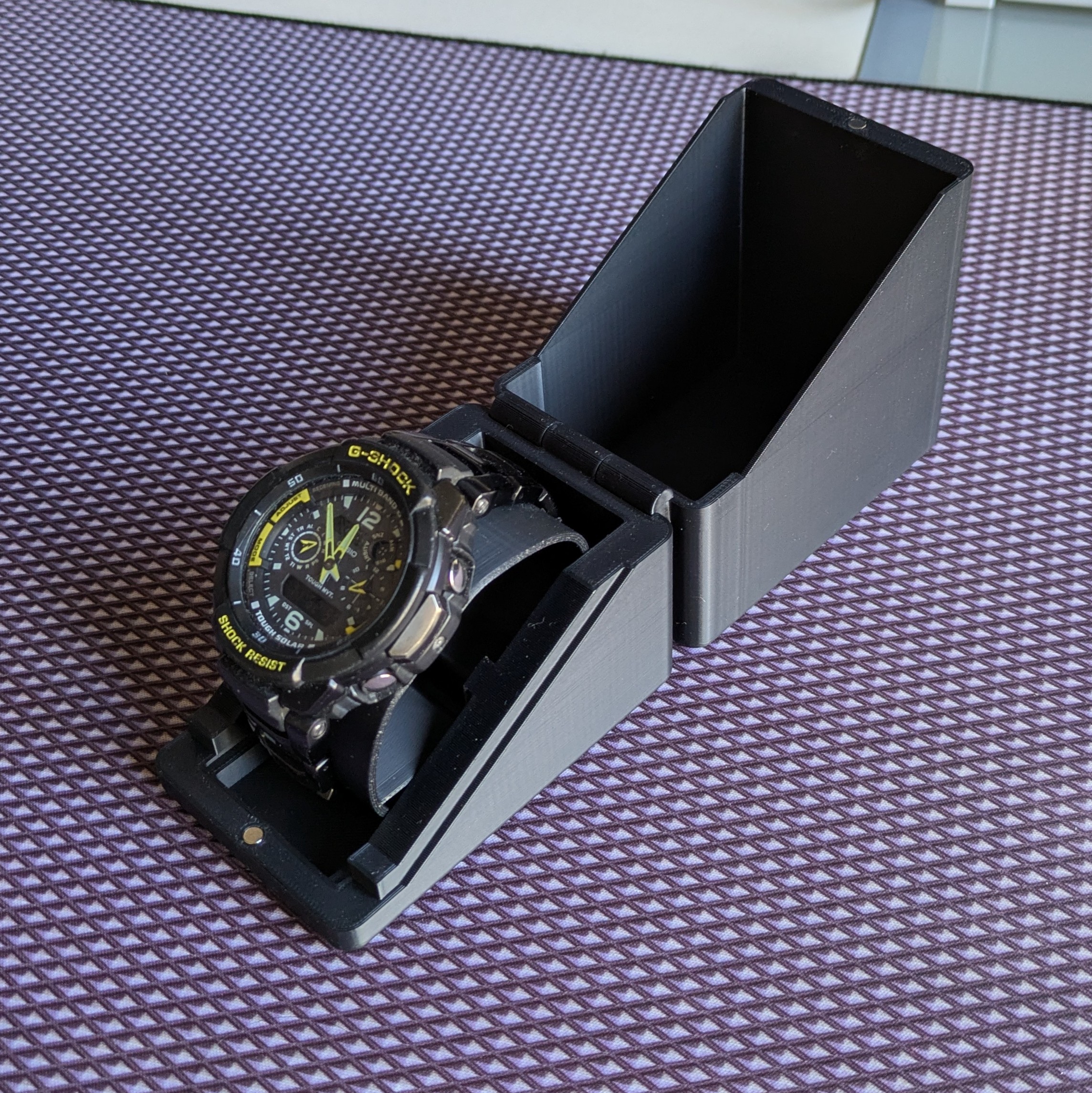 Magnetic Watch Box - Hinge - Print in place