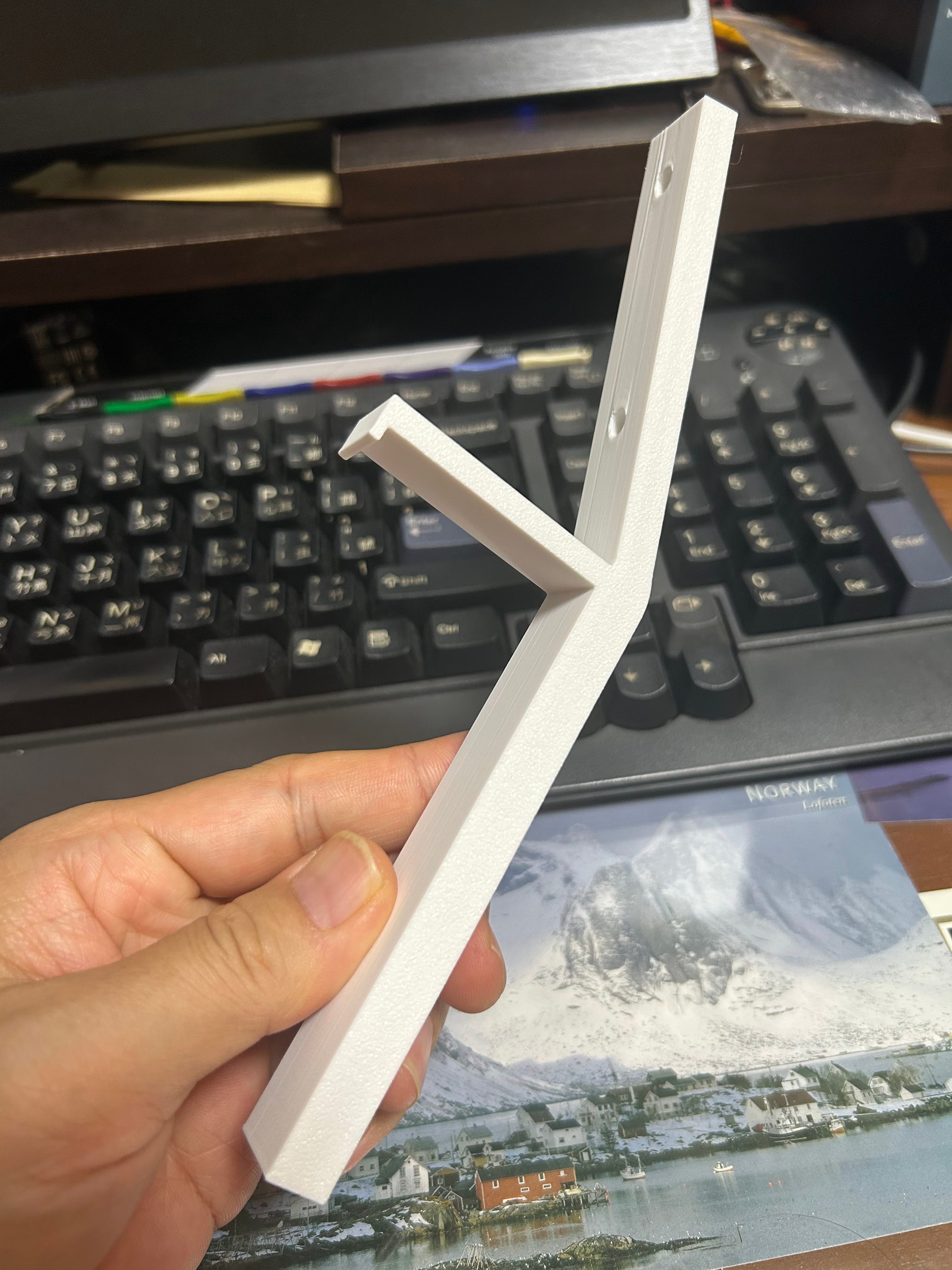 A320 OVHD stand for monitor