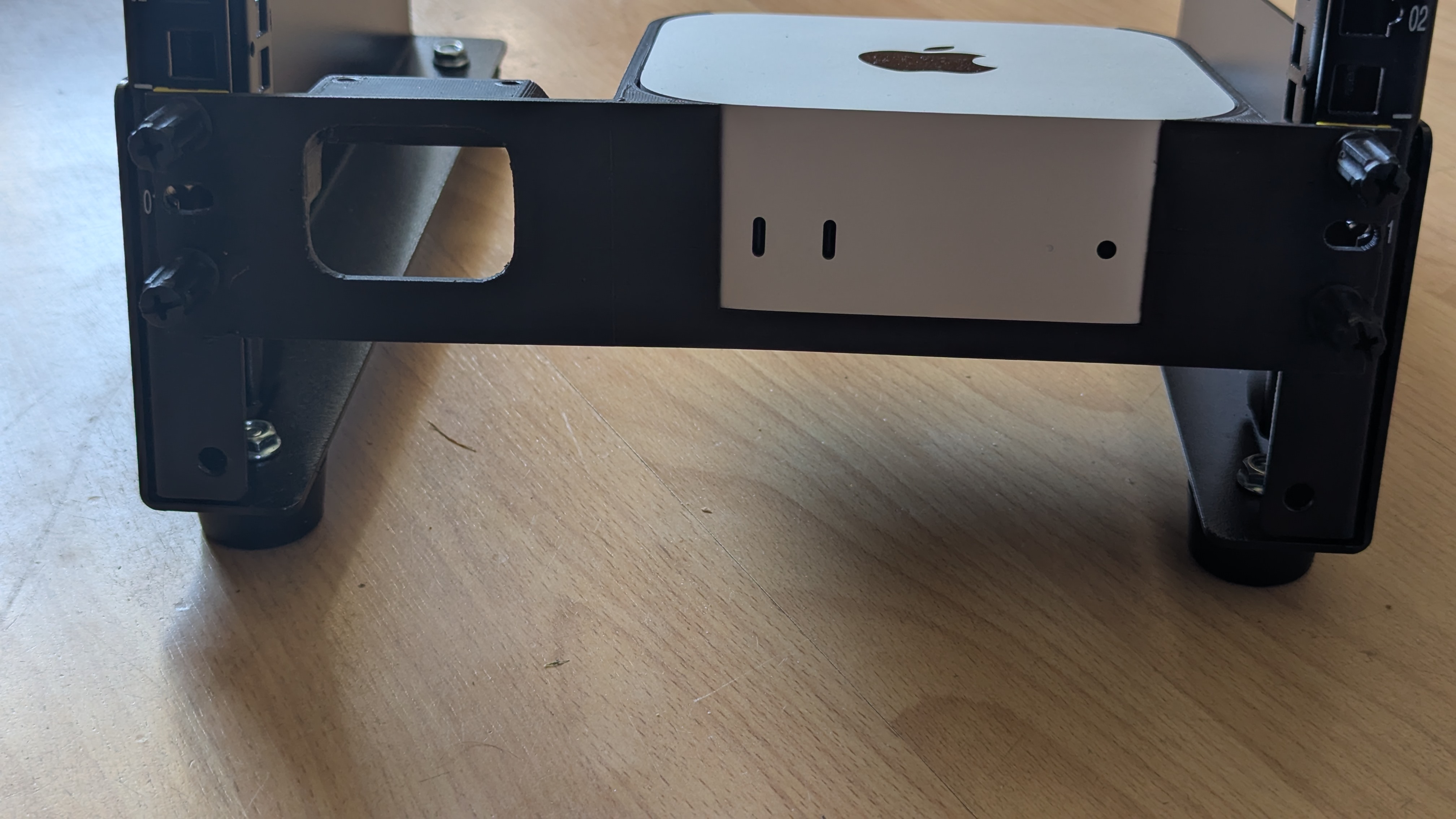 10" 1U Mac Mini M4 + JetKVM