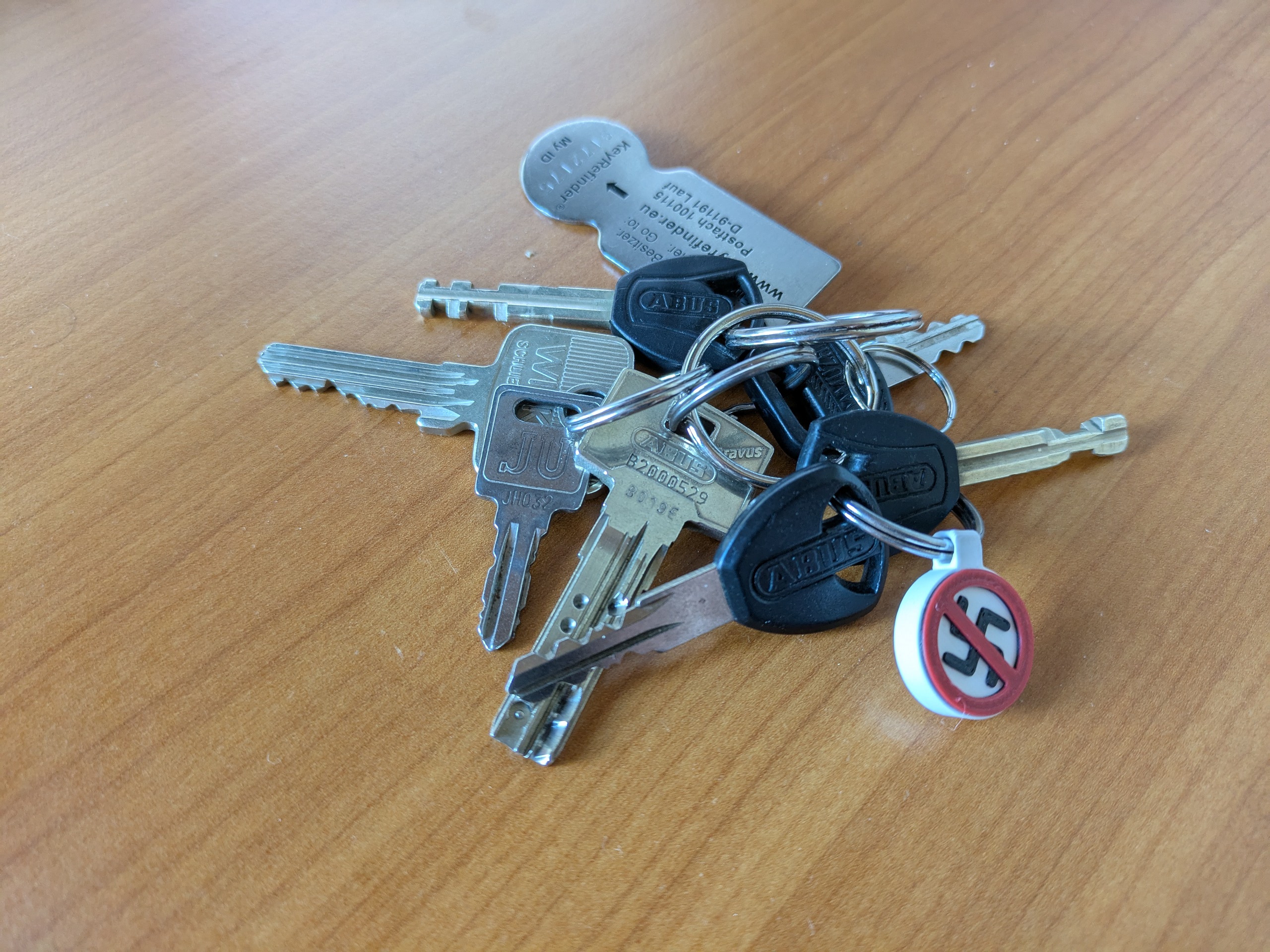 No Fascism Keychain / Schluesselanhaenger