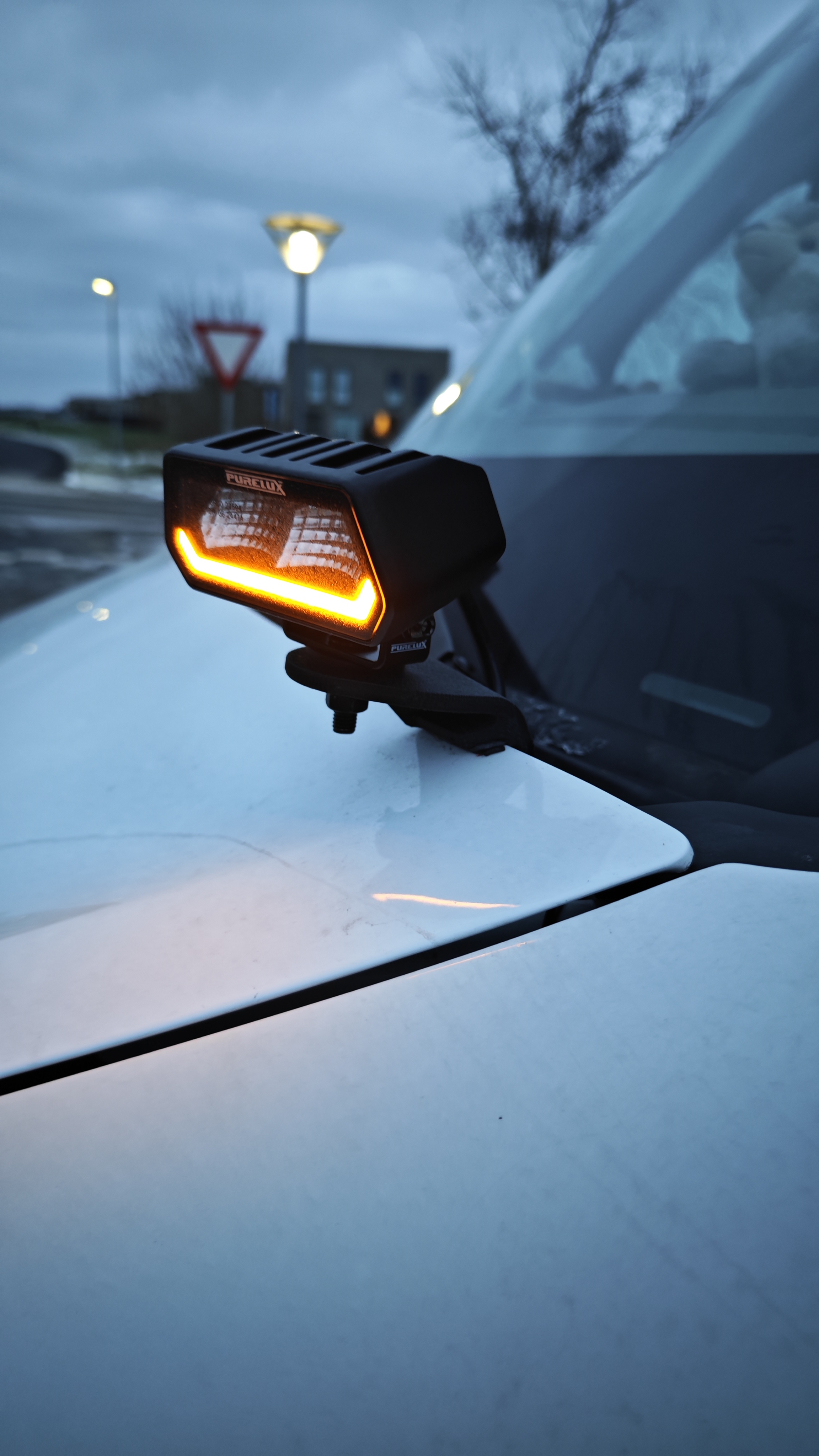 Renault Master III - Ditch light brackets