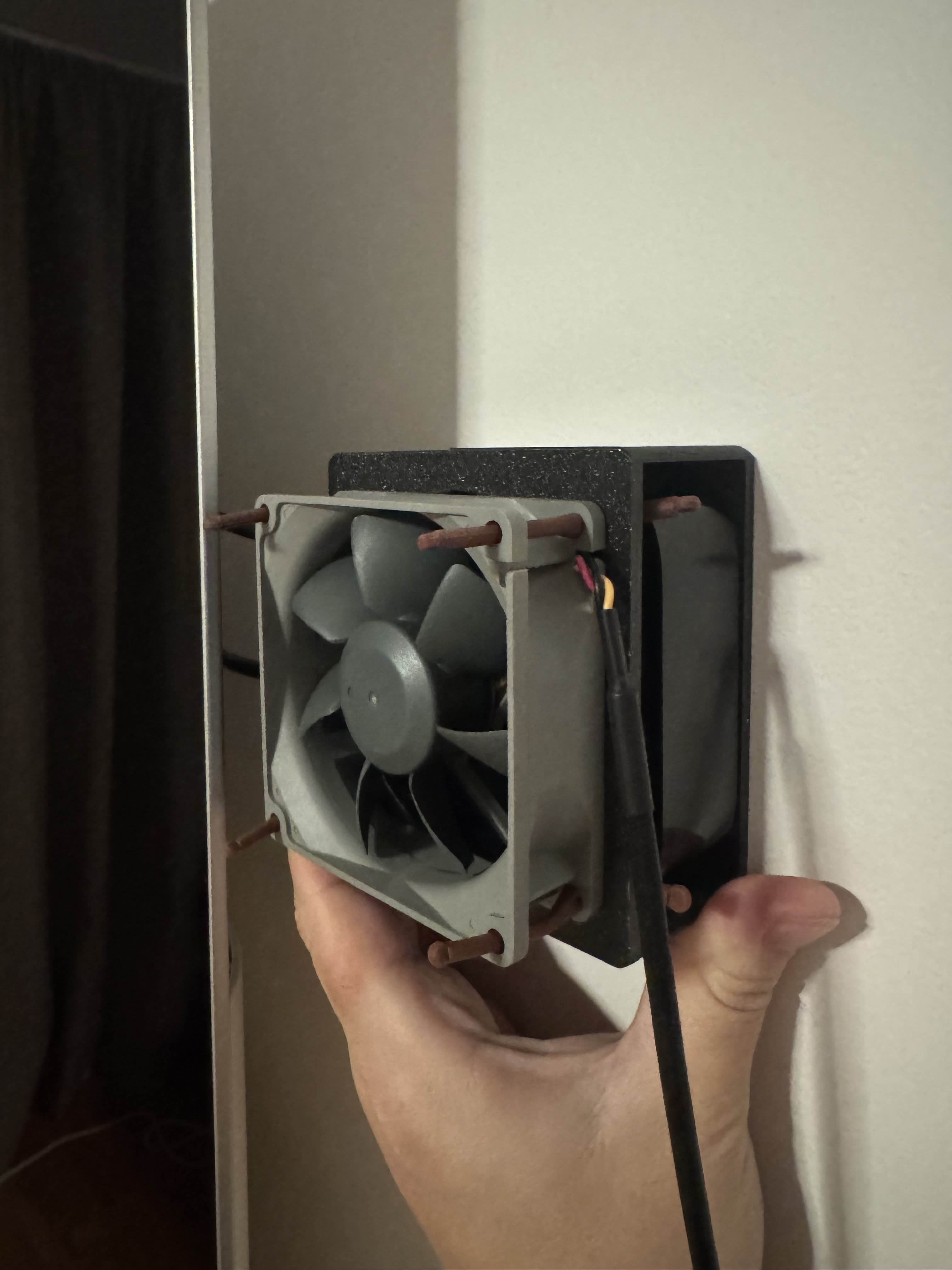 Apple TV 4K 80 mm fan mount