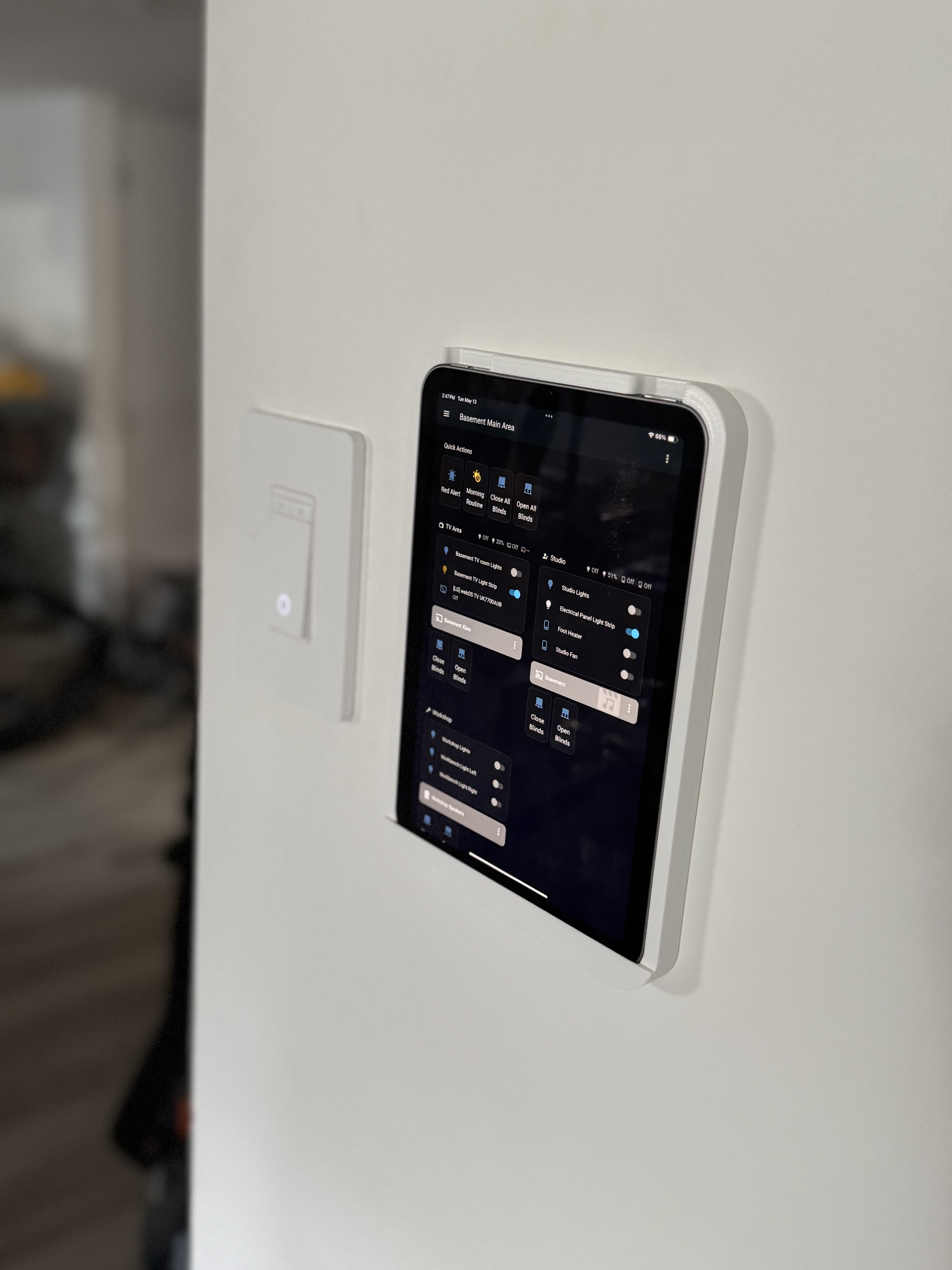 iPad Mini 6/7 Wall Mount Holder Portrait / Landscape