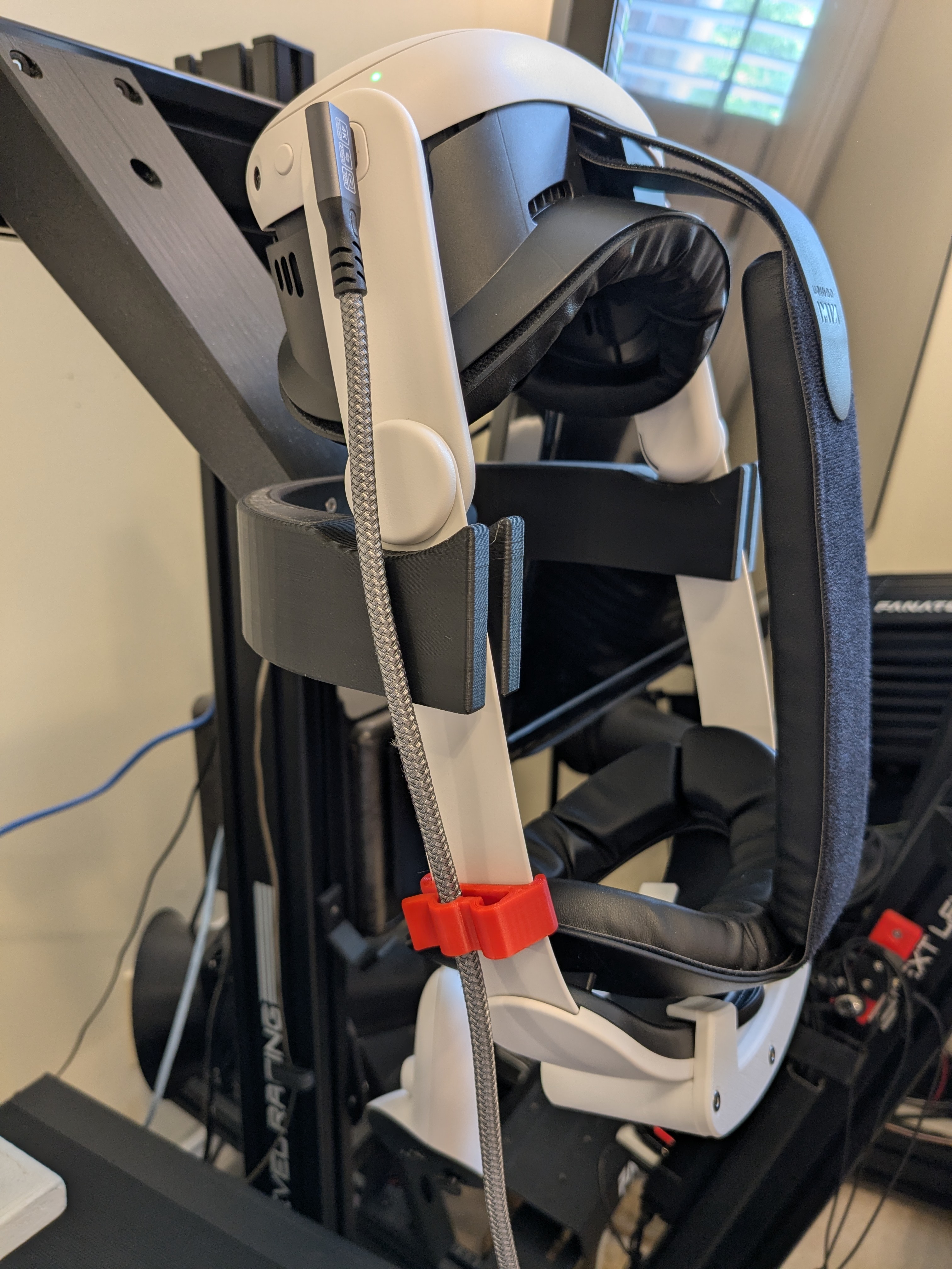 Oculus 3 Kiwi Design 4080 Hanger